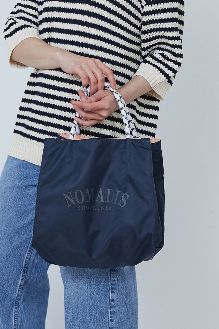 【プルミエ アロンディスモン/1er Arrondissement】の【NOMADIS】別注SAC2 WIDEトートバッグ インテリア・キッズ・メンズ・レディースファッション・服の通販 founy(ファニー) https://founy.com/ ファッション Fashion レディースファッション WOMEN バッグ Bag トレンド Trend トートバック Tote Bag プリント Print 人気 Popularity 別注 Special Order 夏 Summer NEW・新作・新着・新入荷 New Arrivals 春 Spring S/S・春夏 Ss・Spring/Summer |ID: prp329100004444702 ipo3291000000031065743