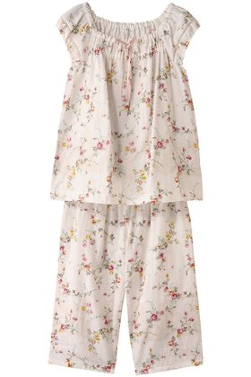 【イクコ/IKUKO】のダブルガーゼ花柄プリント フレンチスリーブパジャマ 人気、トレンドファッション・服の通販 founy(ファニー) ファッション Fashion レディースファッション Fashion for Women アンティーク Antique-Inspired ダブル Double, Double-Breasted パジャマ Pajamas, Sleepwear フェミニン Feminine, Girly プリント Print, Printed Pattern リボン Ribbon, Bow リラックス Relax, Relaxed Fit レース Lace, Lace Fabric ローズ Rose, Rose Motif 吸水 Absorbent, Quick-Dry 夏 Summer 定番 Standard, Basic Item 春 Spring S/S・春夏 SS, Spring/Summer, Warm Season |ID:prp329100004446171
