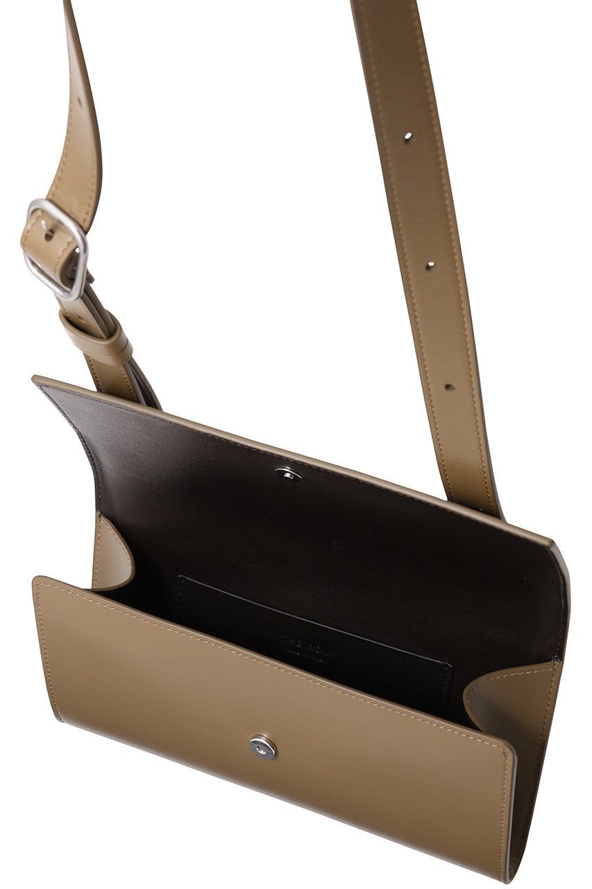 【ザ ロウ/THE ROW】のBELT FLAP BAG 人気、トレンドファッション・服の通販 founy(ファニー) 　ファッション　Fashion　レディースファッション　WOMEN　バッグ　Bag　なめらか　Smooth　オケージョン　Occasion　コンパクト　Compact　ショルダー　Shoulder　スクエア　Square　フォルム　Form　フラップ　Flap　ポシェット　Pochette　ロング　Long　エレガント 上品　Elegant　other-5|ID: prp329100004447285 ipo3291000000031325336