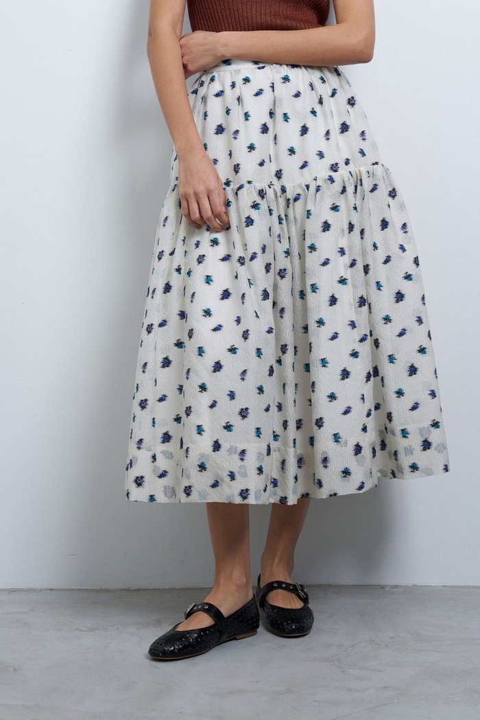 【ランバン オン ブルー/LANVIN en Bleu】の【ELLE SHOP先行販売】fleurettezジャガードスカート インテリア・キッズ・メンズ・レディースファッション・服の通販 founy(ファニー) https://founy.com/ ファッション Fashion レディースファッション WOMEN スカート Skirt ロングスカート Long Skirt ギャザー Gather シアー Sheer シンプル Simple ファブリック Fabric ポケット Pocket モダン Modern ロング Long おすすめ Recommend NEW・新作・新着・新入荷 New Arrivals |ID: prp329100004449459 ipo3291000000031116296