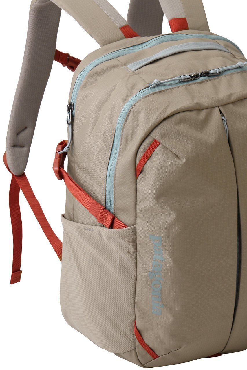 【パタゴニア/Patagonia】の【UNISEX】レフュジオデイパック 26L 人気、トレンドファッション・服の通販 founy(ファニー) 　ファッション　Fashion　レディースファッション　WOMEN　スポーツウェア　Sportswear　スポーツ バッグ/ポーチ　Sports Bag/Pouch　ユニセックス　Unisex　アウトドア　Outdoor　スポーツ　Sports　スリーブ　Sleeve　ポケット　Pocket　ラップ　Wrap　リュック　Ruck Sack　軽量　Lightweight　ビジネス 仕事 通勤　Business　other-4|ID: prp329100004451733 ipo3291000000031252935