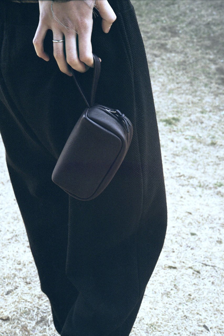 【アエタ/Aeta】のSQUARE POUCH 人気、トレンドファッション・服の通販 founy(ファニー) 　ファッション　Fashion　レディースファッション　Fashion for Women　バッグ　Bags　ユニセックス　Unisex, Genderless　クラッチ　Clutch, Clutch Bag　シンプル　Simple, Minimal　スクエア　Square, Square Shape　トラベル　Travel, Travel Gear　トレンド　Trend, Trending Now　フォルム　Silhouette, Form　ポーチ　Pouch, Small Case　other-2|ID: prp329100004451740 ipo3291000000032780768