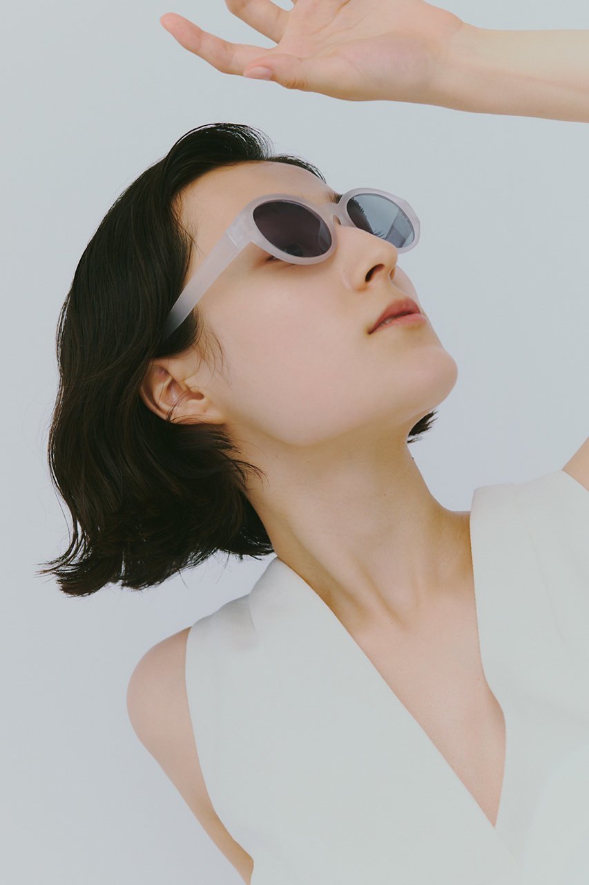 【ジュガードフォーティーン/Jugaad14】のBAY GRIP MATTE clear サングラス 人気、トレンドファッション・服の通販 founy(ファニー) 　ファッション　Fashion　レディースファッション　Fashion for Women　サングラス&メガネ　Sunglasses & Eyewear　アウトドア　Outdoor Clothing　エレガント 上品　Elegant　オーバル　Oval Design　クラシック　Classic, Timeless Style　軽量　Lightweight, Ultra Light　サングラス　Sunglasses, Shades　シンプル　Simple, Minimal　バランス　Balance, Style Balance　フィット　Fit, Slim Fit　フレーム　Frame, Outline　フロント　Front, Front Design　モダン　Modern, Contemporary　ユニセックス　Unisex, Genderless　おすすめ　Recommended / Our Picks　ゴルフ　Golf　other-8|ID: prp329100004451810 ipo3291000000032802368