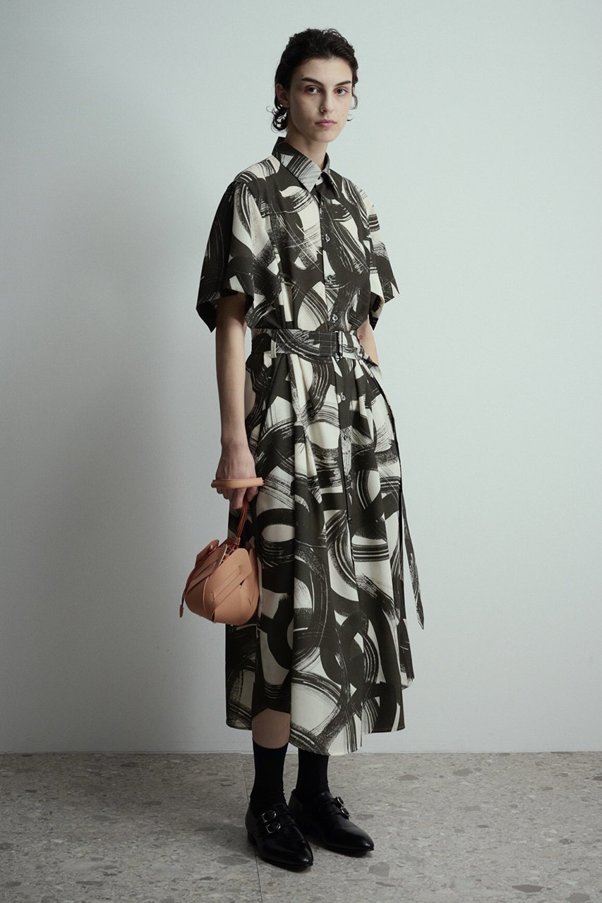 【ウジョー/Ujoh】のスクエアスリーブ ドレス 人気、トレンドファッション・服の通販 founy(ファニー) 　ファッション　Fashion　レディースファッション　WOMEN　ワンピース　Dress　ドレス　Party Dresses　チュニック　Tunic　カッティング　Cutting　グラフィック　Graphic　シェイプ　Shape　スクエア　Square　ストレッチ　Stretch　スリーブ　Sleeve　チュニック　Tunic　ドレス　Dress　ロング　Long　エレガント 上品　Elegant　other-8|ID: prp329100004452743 ipo3291000000031324599