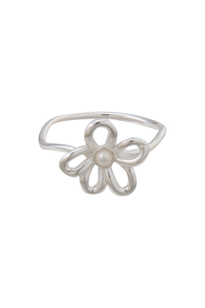【デイジー ロンドン/DAISY LONDON】のDaisy Bow リング インテリア・キッズ・メンズ・レディースファッション・服の通販 founy(ファニー) https://founy.com/ ファッション Fashion レディースファッション WOMEN オーガニック Organic ハンド Hand パール Pearl モチーフ Motif リボン Ribbon |ID: prp329100004452872 ipo3291000000031155414