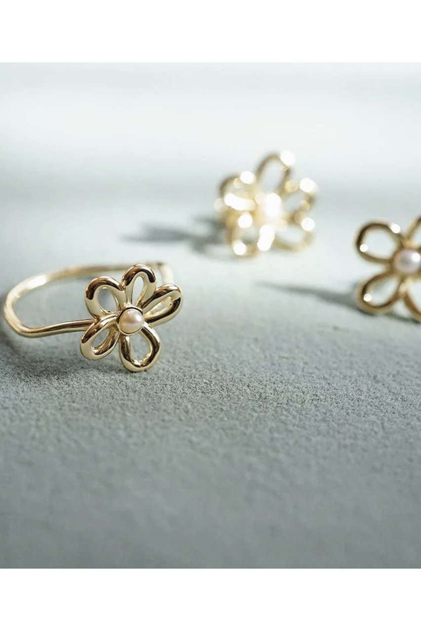 【デイジー ロンドン/DAISY LONDON】のDaisy Bow リング 人気、トレンドファッション・服の通販 founy(ファニー) ファッション Fashion レディースファッション Fashion for Women ジュエリー Jewelry オーガニック Organic Cotton デニム Denim, Jeans Material ハンド Hand, Handmade パール Pearl, Pearl Accent フェミニン Feminine, Girly モチーフ Motif, Design Theme リボン Ribbon, Bow エレガント 上品 Elegant other-6|ID: prp329100004452873 ipo3291000000035757019