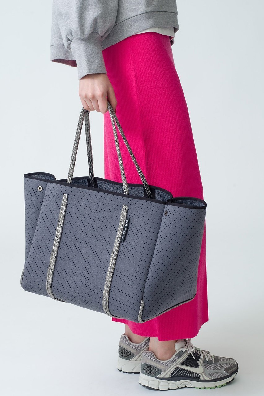 【アールエイチシー ロンハーマン/RHC Ron Herman】の【RHC別注】【STATE OF ESCAPE】Escape tote 人気、トレンドファッション・服の通販 founy(ファニー) 　ファッション　Fashion　レディースファッション　WOMEN　バッグ　Bag　アウトドア　Outdoor　別注　Special Order　旅行　Travel　ビジネス 仕事 通勤　Business　other-2|ID: prp329100004454613 ipo3291000000031251012