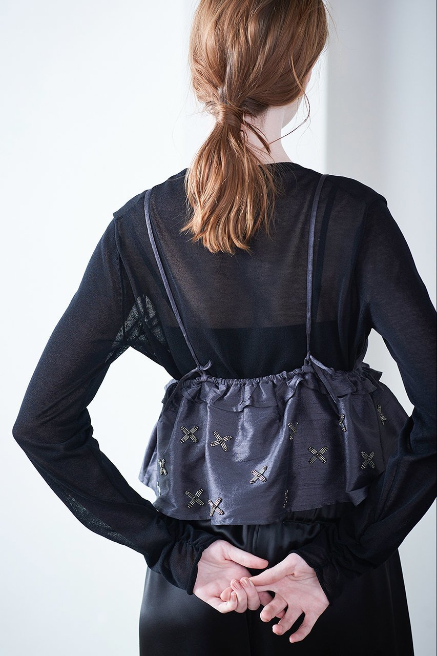 【マリリンムーン/MARILYN MOON】の【SOI-MeME】ビーズモチーフタフタキャミソール 人気、トレンドファッション・服の通販 founy(ファニー) 　ファッション　Fashion　レディースファッション　Fashion for Women　トップス・カットソー　Cut & Sew Tops　キャミソール&ノースリーブ　Camisoles & Sleeveless Tops　シャツ・ブラウス・オフィスカジュアル　Elegant Blouses & Button-Ups　ロングTシャツ・Tシャツ　Longline T-Shirts & Tees　カットソー・ベーシックTシャツ　Cut-and-Sewn Tops / Stretch Tees & Basics　おすすめ　Recommended / Our Picks　キャミ　Camisole, Cami Top　キャミソール　Camisole, Spaghetti Strap Top　セットアップ　Set-Up, Coordinated Outfit　タフタ　Taffeta, Structured Fabric　タンク　Tank Top, Sleeveless Top　フェミニン　Feminine, Girly　フリル　Frill, Ruffle　モチーフ　Motif, Design Theme　リボン　Ribbon, Bow　other-7|ID: prp329100004454737 ipo3291000000036008470