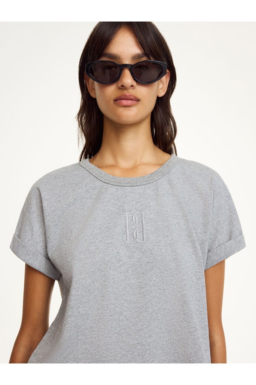【バイ マレーネ ビルガー/BY MALENE BIRGER】のHEDALIA クロップ丈カットソー 人気、トレンドファッション・服の通販 founy(ファニー) 　ファッション　Fashion　レディースファッション　Fashion for Women　トップス・カットソー　Cut & Sew Tops　シャツ・ブラウス・オフィスカジュアル　Elegant Blouses & Button-Ups　ロングTシャツ・Tシャツ　Longline T-Shirts & Tees　カットソー・ベーシックTシャツ　Cut-and-Sewn Tops / Stretch Tees & Basics　カットソー　Cut and Sewn Top　ショート　Short, Short Length　シンプル　Simple, Minimal　スリーブ　Sleeve, Long Sleeve / Short Sleeve　トレンド　Trend, Trending Now　バランス　Balance, Style Balance　ベスト　Vest, Waistcoat　other-6|ID: prp329100004456337 ipo3291000000032858621