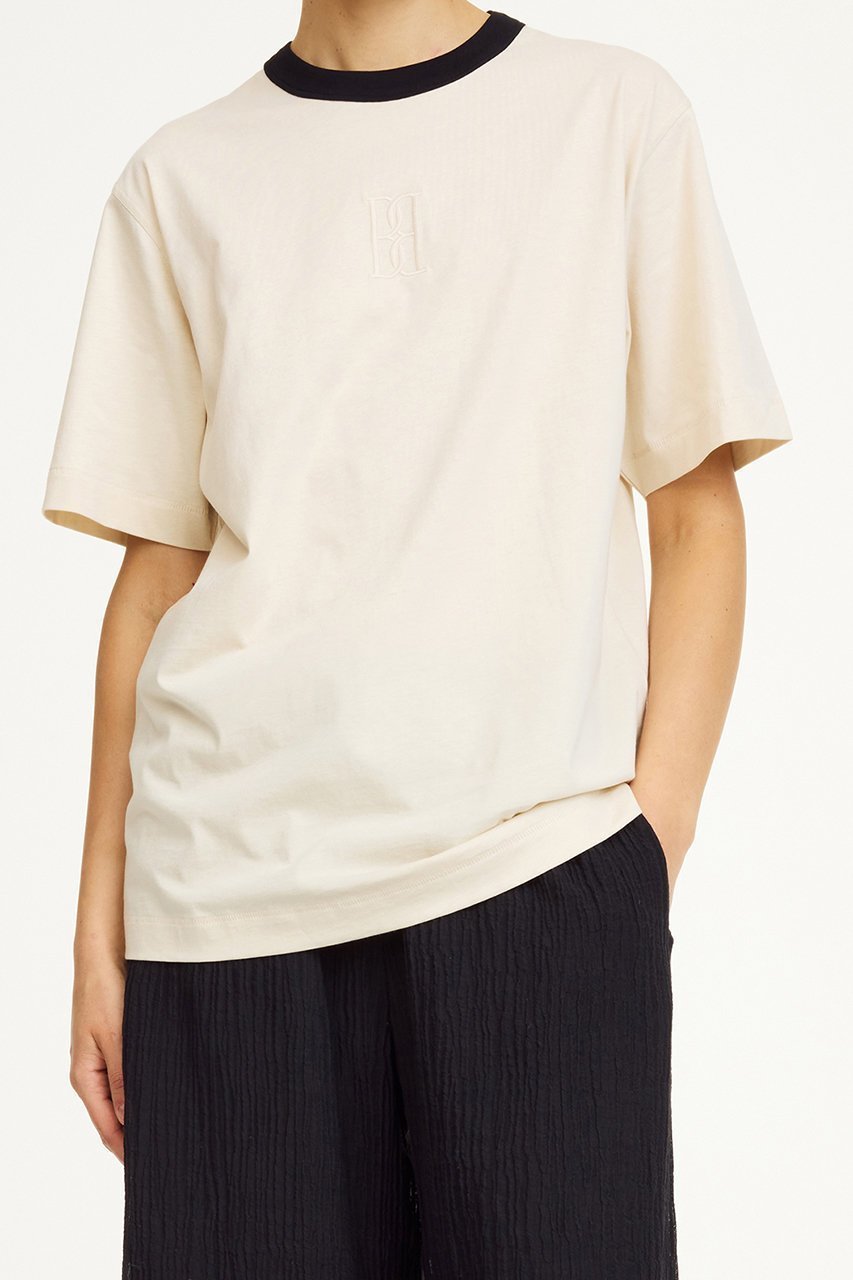 【バイ マレーネ ビルガー/BY MALENE BIRGER】のFAYEH. 刺しゅうロゴショートスリーブTシャツ 人気、トレンドファッション・服の通販 founy(ファニー) 　ファッション　Fashion　レディースファッション　WOMEN　トップス・カットソー　Tops/Tshirt　シャツ/ブラウス　Shirts/Blouses　ロング / Tシャツ　T-Shirts　カットソー　Cut and Sewn　インナー　Inner　カットソー　Cut And Sew　ショート　Short　シンプル　Simple　ジャケット　Jacket　スラックス　Slacks　スリーブ　Sleeve　デニム　Denim　エレガント 上品　Elegant　other-7|ID: prp329100004456338 ipo3291000000031323957