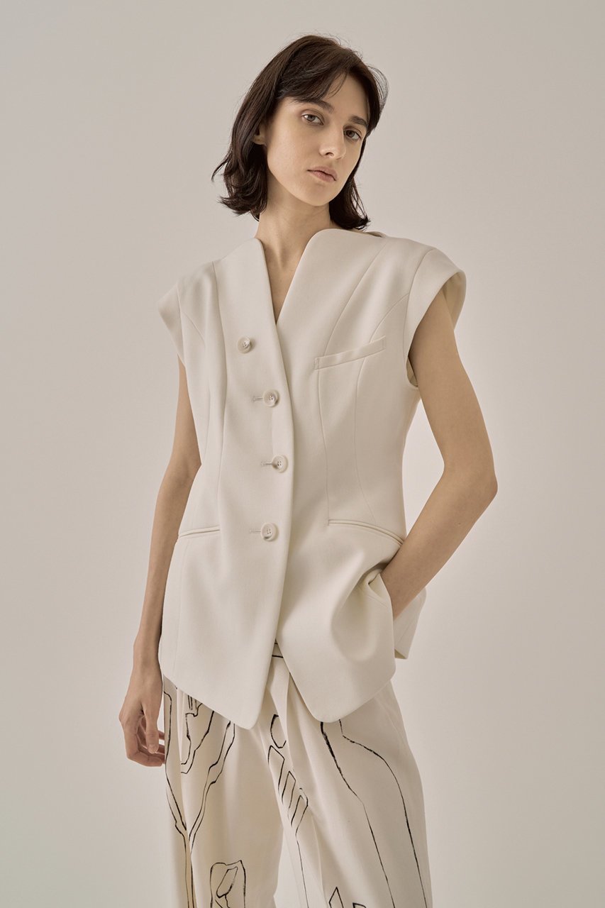 【アキラナカ/AKIRANAKA】のSesilia ノーカラージャケット 人気、トレンドファッション・服の通販 founy(ファニー) 　ファッション　Fashion　レディースファッション　WOMEN　アウター　Coat Outerwear　ジャケット　Jackets　ノーカラージャケット　No Collar Leather Jackets　なめらか　Smooth　シェイプ　Shape　ジャケット　Jacket　バランス　Balance　ベスト　Vest　モダン　Modern　エレガント 上品　Elegant　other-8|ID: prp329100004456388 ipo3291000000031324115