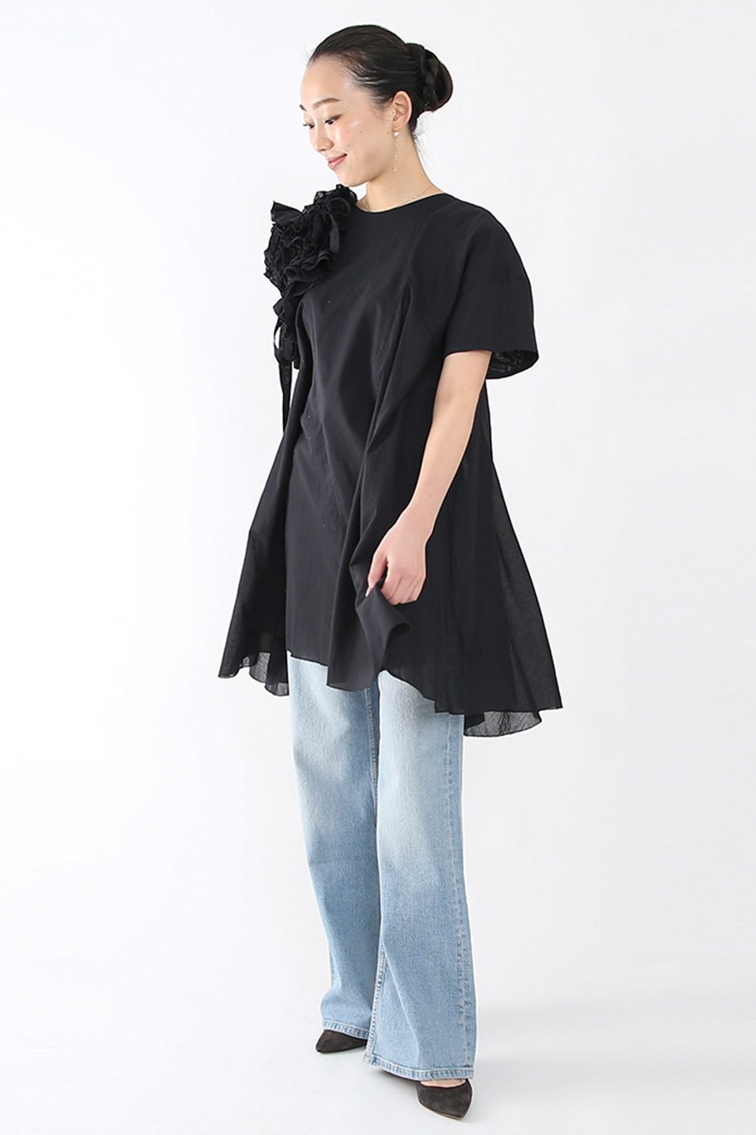【アユーシ/AAYUSHI】のフラワーモチーフアシメヘムチュニック 人気、トレンドファッション・服の通販 founy(ファニー) 　ファッション　Fashion　レディースファッション　WOMEN　トップス・カットソー　Tops/Tshirt　シャツ/ブラウス　Shirts/Blouses　花柄・フラワープリント・モチーフ　Flower Patterns　ショート　Short　シンプル　Simple　スリーブ　Sleeve　チュニック　Tunic　フラワー　Flower　フレア　Flare　モチーフ　Motif　other-7|ID: prp329100004457666 ipo3291000000031323791