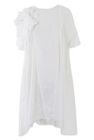 【アユーシ/AAYUSHI】のフラワーモチーフアシメヘムチュニック 人気、トレンドファッション・服の通販 founy(ファニー) ファッション Fashion レディースファッション Fashion for Women トップス・カットソー Cut & Sew Tops シャツ・ブラウス・オフィスカジュアル Elegant Blouses & Button-Ups 花柄・フラワープリント・モチーフ Floral Prints & Motifs / Flower Pattern Tops ショート Short, Short Length シンプル Simple, Minimal スリーブ Sleeve, Long Sleeve / Short Sleeve チュニック Tunic, Long Top フラワー Flower, Floral フレア Flare, Flared モチーフ Motif, Design Theme |ID:prp329100004457666