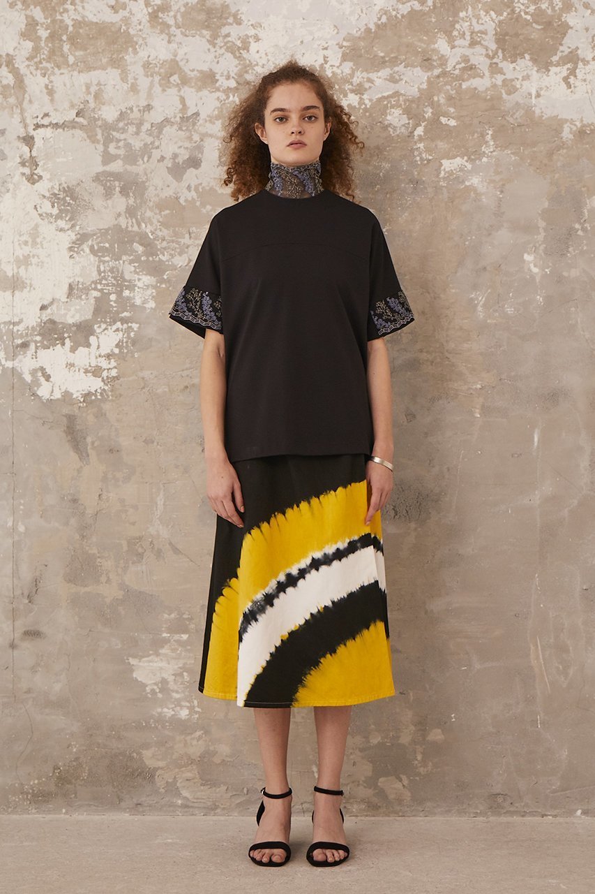 【ロキト/LOKITHO】のヨークスリーブハイネック エンブロイダリー Tシャツ 人気、トレンドファッション・服の通販 founy(ファニー) 　ファッション　Fashion　レディースファッション　Fashion for Women　トップス・カットソー　Cut & Sew Tops　シャツ・ブラウス・オフィスカジュアル　Elegant Blouses & Button-Ups　ロングTシャツ・Tシャツ　Longline T-Shirts & Tees　カットソー・ベーシックTシャツ　Cut-and-Sewn Tops / Stretch Tees & Basics　エンブロイダリー　Embroidery Design　クラシカル　Classical, Vintage-Inspired　ショート　Short, Short Length　シンプル　Simple, Minimal　スリーブ　Sleeve, Long Sleeve / Short Sleeve　ハイネック　High Neck, Mock Neck　エレガント 上品　Elegant　other-6|ID: prp329100004465572 ipo3291000000032796911
