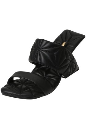 【ユナイテッド ヌード/UNITED NUDE】 Loop HI Puffy人気、トレンドファッション・服の通販 founy(ファニー) ファッション Fashion レディースファッション Fashion for Women キルティング Quilted, Quilting サンダル Sandals, Summer Shoes モダン Modern, Contemporary 軽量 Lightweight, Ultra Light |ID:prp329100004465584