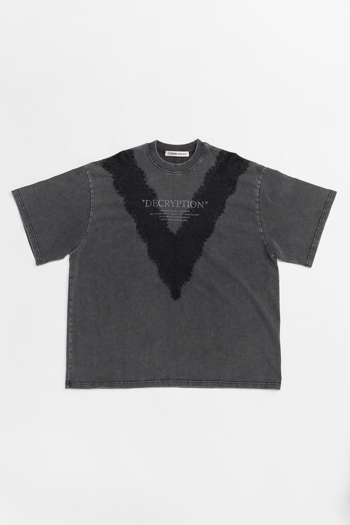 【プランク プロジェクト/PRANK PROJECT】のVカットレースロゴトップ / V Cut Lace Logo Top インテリア・キッズ・メンズ・レディースファッション・服の通販 founy(ファニー) https://founy.com/ ファッション Fashion レディースファッション WOMEN トップス・カットソー Tops/Tshirt シャツ/ブラウス Shirts/Blouses ロング / Tシャツ T-Shirts カットソー Cut and Sewn おすすめ Recommend カットソー Cut And Sew ショート Short スリーブ Sleeve フロント Front ブリーチ Bleach プリント Print レース Race |ID: prp329100004468849 ipo3291000000031367653