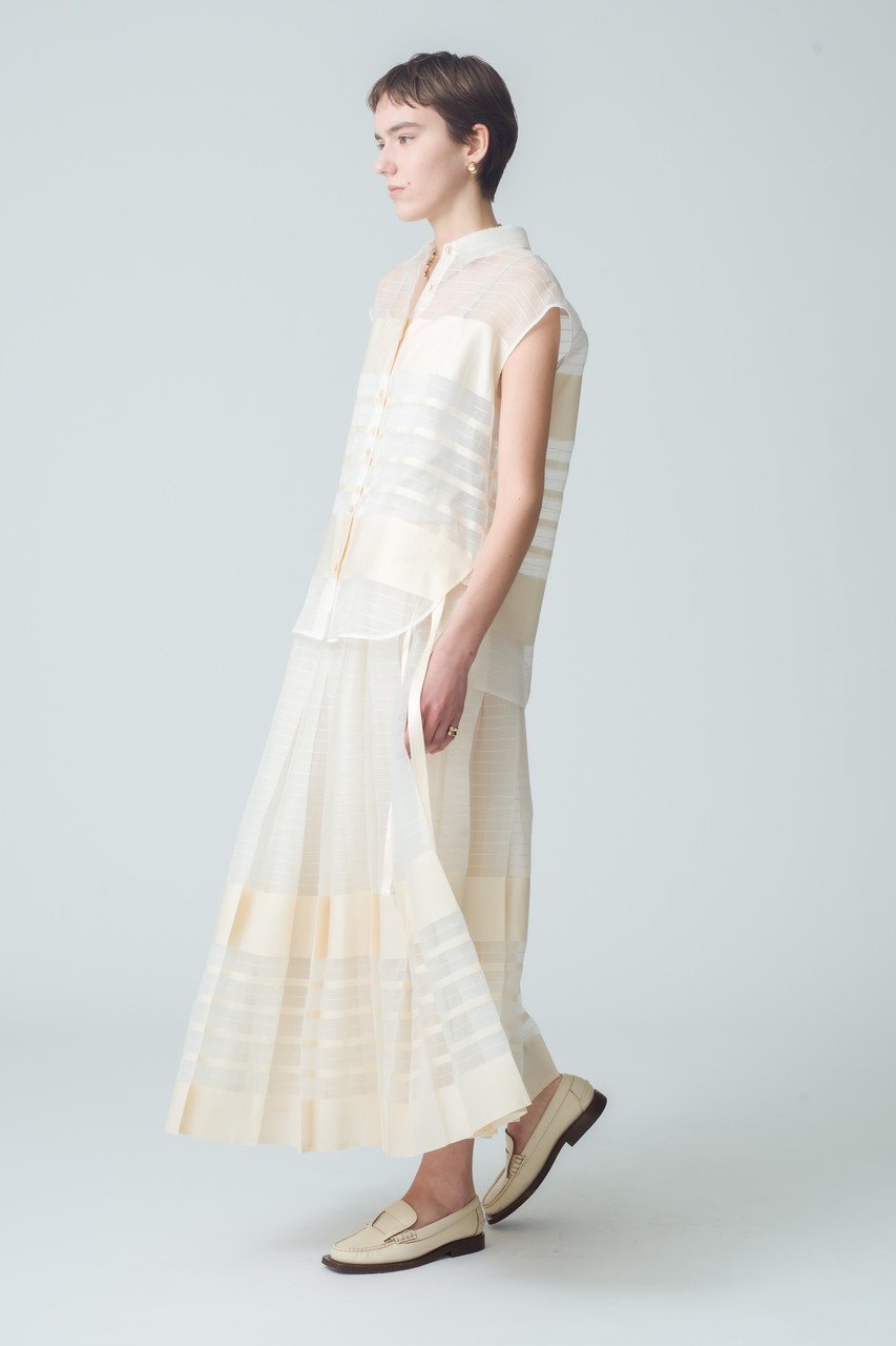 【エブール/ebure】のシアーボーダー ノースリーブシャツ 人気、トレンドファッション・服の通販 founy(ファニー) 　ファッション　Fashion　レディースファッション　Fashion for Women　トップス・カットソー　Cut & Sew Tops　キャミソール&ノースリーブ　Camisoles & Sleeveless Tops　シャツ・ブラウス・オフィスカジュアル　Elegant Blouses & Button-Ups　オーガンジー　Organza Fabric　シアー　Sheer, See-Through　シルク　Silk, 100% Silk　シンプル　Simple, Minimal　ノースリーブ　Sleeveless, No-Sleeve　ボトム　Bottoms, Lower Wear　ボーダー　Border, Stripe　ランダム　Random, Irregular　other-6|ID: prp329100004472596 ipo3291000000032841517