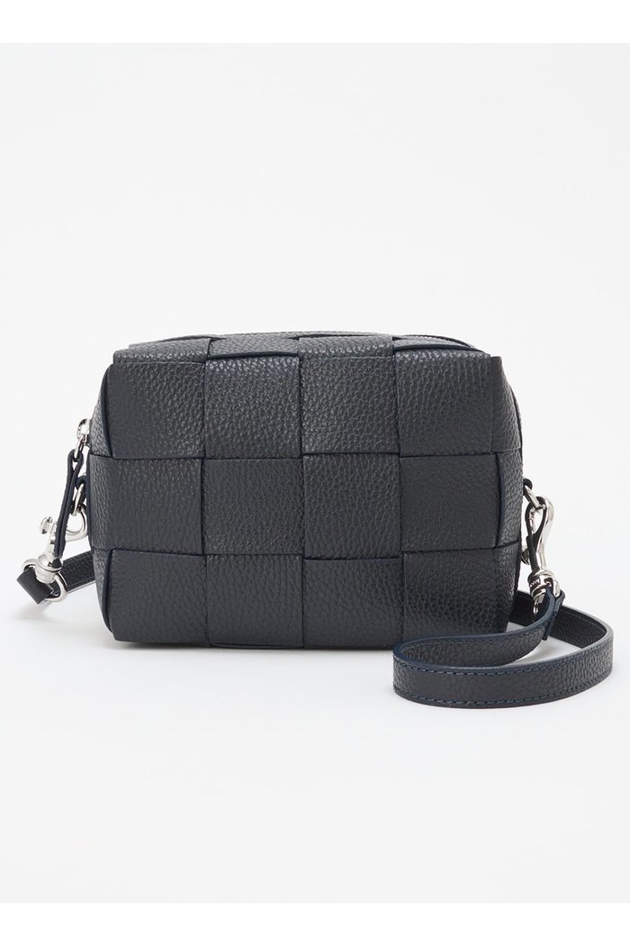 【イアクッチ/IACUCCI】のベルタ XXS CERVO インテリア・キッズ・メンズ・レディースファッション・服の通販 founy(ファニー) https://founy.com/ ファッション Fashion レディースファッション Fashion for Women コンパクト Compact, Small Size ショルダー Shoulder, Shoulder Strap スクエア Square, Square Shape トレンチ Trench, Trench Coat 人気 Popular, Best Seller フォルム Silhouette, Form おすすめ Recommended / Our Picks 夏 Summer 旅行 Travel |ID: prp329100004475013 ipo3291000000032777774