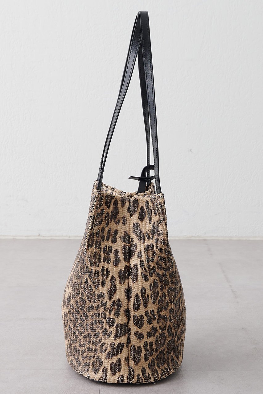 【ウィムガゼット/Whim Gazette】の【NOVIA】別注Straw LEO TOTE 人気、トレンドファッション・服の通販 founy(ファニー) 　ファッション　Fashion　レディースファッション　Fashion for Women　バッグ　Bags　イタリア　Italy　軽量　Lightweight, Ultra Light　シンプル　Simple, Minimal　プリント　Print, Printed Pattern　ポーチ　Pouch, Small Case　別注　Limited Edition, Custom Order　リゾート　Resort, Vacation Style　レオパード　Leopard, Animal Print　おすすめ　Recommended / Our Picks　夏　Summer　other-3|ID: prp329100004480646 ipo3291000000032779149