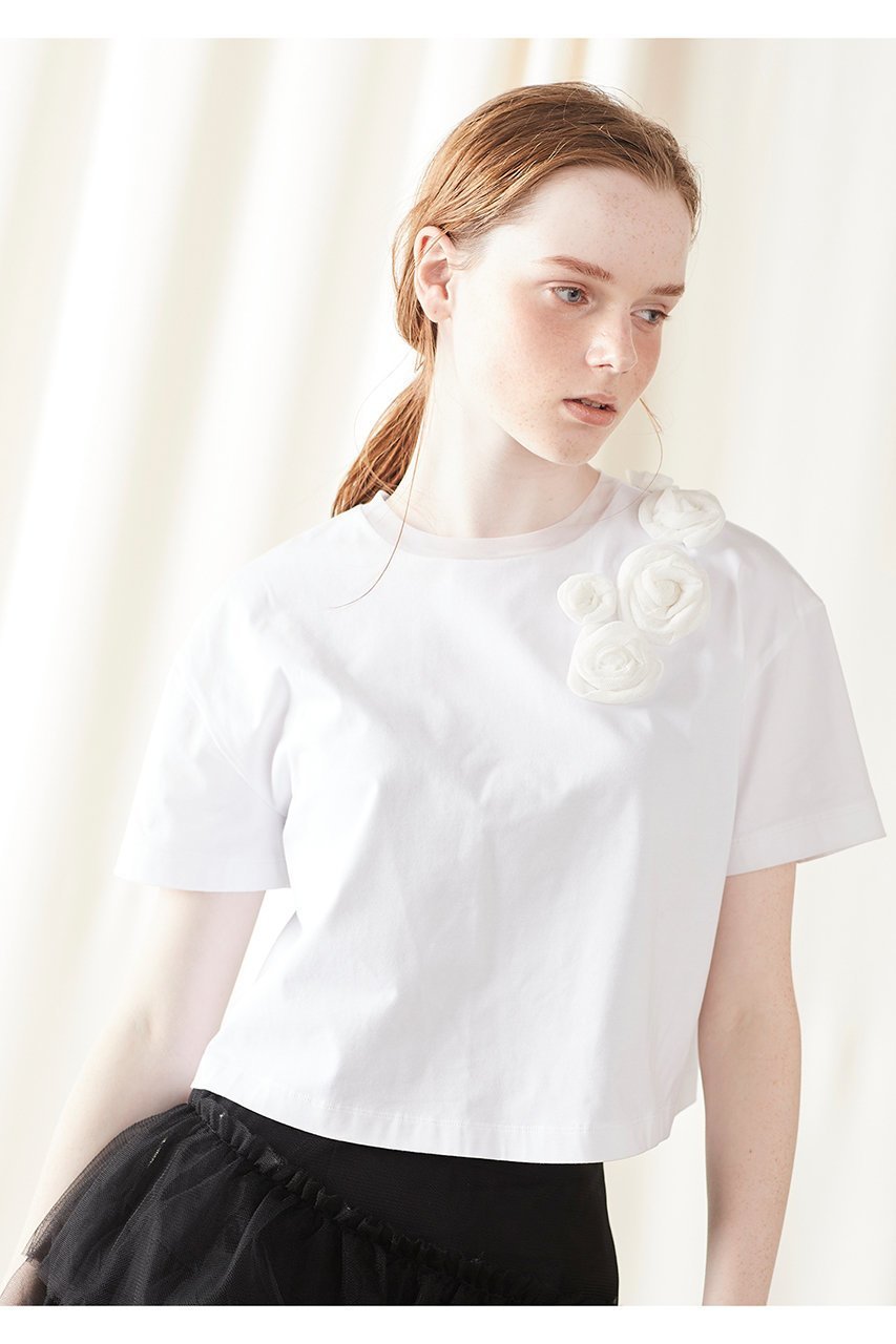 【マリリンムーン/MARILYN MOON】のデコラティブカットソーフラワーモチーフTシャツ 人気、トレンドファッション・服の通販 founy(ファニー) 　ファッション　Fashion　レディースファッション　Fashion for Women　トップス・カットソー　Cut & Sew Tops　シャツ・ブラウス・オフィスカジュアル　Elegant Blouses & Button-Ups　ロングTシャツ・Tシャツ　Longline T-Shirts & Tees　カットソー・ベーシックTシャツ　Cut-and-Sewn Tops / Stretch Tees & Basics　花柄・フラワープリント・モチーフ　Floral Prints & Motifs / Flower Pattern Tops　おすすめ　Recommended / Our Picks　エレガント 上品　Elegant　クロップド　Cropped, Short Length　サテン　Satin, Glossy Fabric　ショート　Short, Short Length　スリーブ　Sleeve, Long Sleeve / Short Sleeve　チュール　Tulip, Tulip Motif　デニム　Denim, Jeans Material　バランス　Balance, Style Balance　フラワー　Flower, Floral　メッシュ　Mesh, Net Fabric　モチーフ　Motif, Design Theme　ワイド　Wide, Wide Fit　other-7|ID: prp329100004482931 ipo3291000000032853669