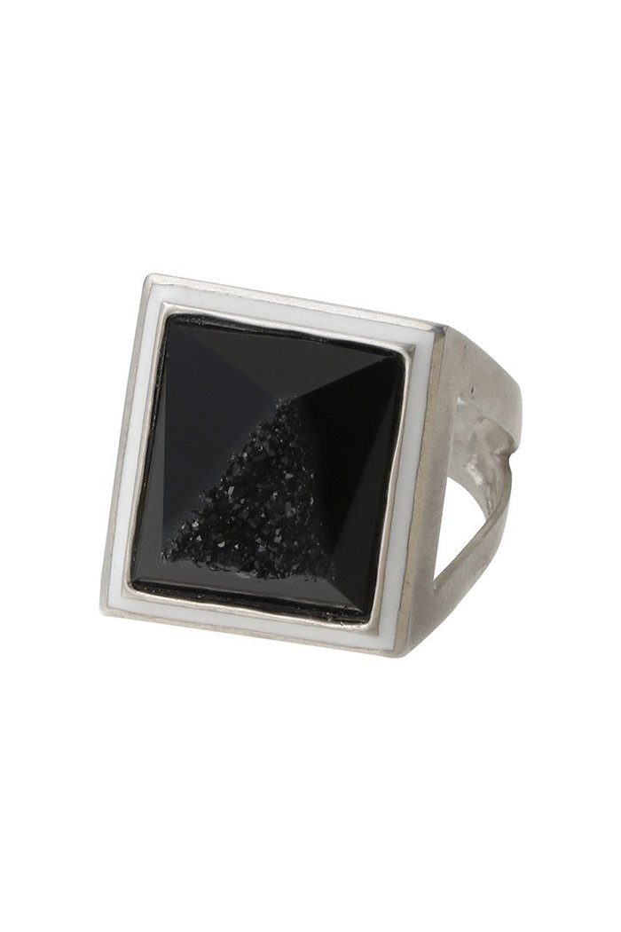 【アドリン ヒュー/Adlin Hue】のCrystallized Onyx One of a Kind Mibu リング インテリア・キッズ・メンズ・レディースファッション・服の通販 founy(ファニー) https://founy.com/ ファッション Fashion レディースファッション Fashion for Women ジュエリー Jewelry おすすめ Recommended / Our Picks スクエア Square, Square Shape ストーン Stone, Gem-Like フォルム Silhouette, Form モダン Modern, Contemporary ヴィンテージ Vintage Style |ID: prp329100004485258 ipo3291000000036199849