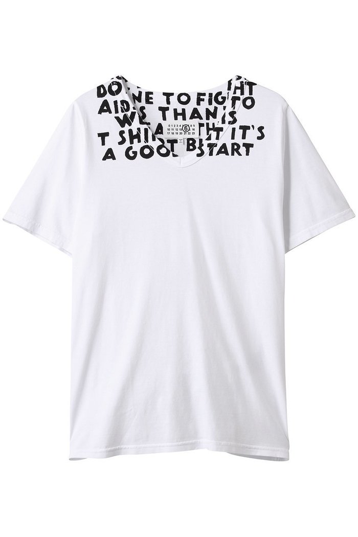 【エムエムシックス メゾンマルジェラ/MM6 Maison Margiela / MEN】の【MEN】Vネック プリントTシャツ インテリア・キッズ・メンズ・レディースファッション・服の通販 founy(ファニー) https://founy.com/ ファッション Fashion メンズファッション Fashion for Men トップス・カットソー Cut & Sew Tops メンズシャツ Shirts ショート Short, Short Length シンプル Simple, Minimal スリーブ Sleeve, Long Sleeve / Short Sleeve プリント Print, Printed Pattern ボトム Bottoms, Lower Wear |ID: prp329100004486836 ipo3291000000032852160