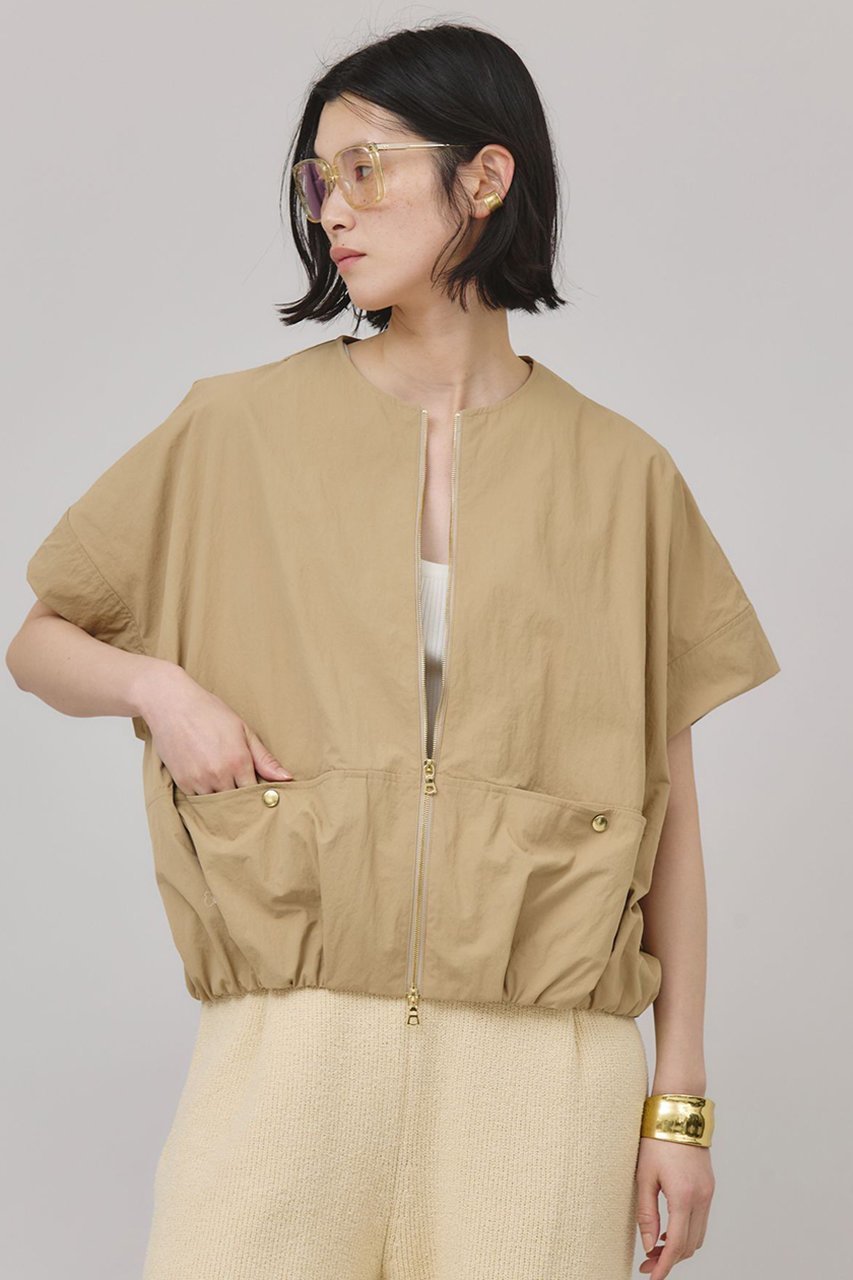 【カレンソロジー/Curensology】のタスランジップブラウス インテリア・キッズ・メンズ・レディースファッション・服の通販 founy(ファニー) 　ファッション　Fashion　レディースファッション　Fashion for Women　トップス・カットソー　Cut & Sew Tops　シャツ・ブラウス・オフィスカジュアル　Elegant Blouses & Button-Ups　ギャザー　Gathered, Ruffled　サテン　Satin, Glossy Fabric　ショート　Short, Short Length　ジップ　Zip, Zipper　スリーブ　Sleeve, Long Sleeve / Short Sleeve　バランス　Balance, Style Balance　ブルゾン　Blouson, Bomber Jacket　ワッシャー　Washer, Crinkled Finish　再入荷　Restock / Back in Stock　夏　Summer　日本製　Made In Japan　ベージュ|ID: prp329100004488876 ipo3291000000032809904