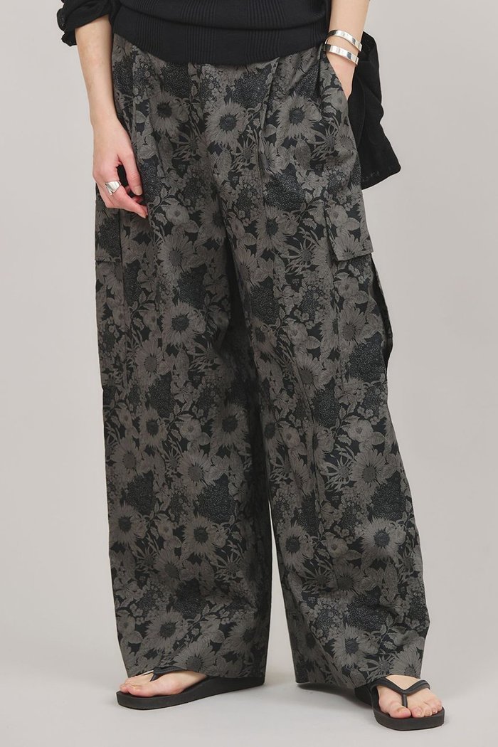 【カレンソロジー/Curensology】のリバティカーゴパンツ インテリア・キッズ・メンズ・レディースファッション・服の通販 founy(ファニー) https://founy.com/ ファッション Fashion レディースファッション WOMEN パンツ Pants シンプル Simple センター Center フロント Front プリント Print エレガント 上品 Elegant 夏 Summer 定番 Standard 日本製 Made In Japan |ID: prp329100004488878 ipo3291000000031647053