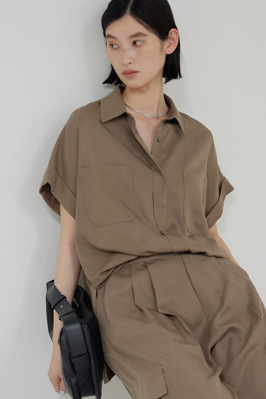 【ガリャルダガランテ/GALLARDAGALANTE】のミリタリーハーフスリーブシャツ 人気、トレンドファッション・服の通販 founy(ファニー) 　ファッション　Fashion　レディースファッション　Fashion for Women　トップス・カットソー　Cut & Sew Tops　シャツ・ブラウス・オフィスカジュアル　Elegant Blouses & Button-Ups　おすすめ　Recommended / Our Picks　とろみ　Fluid, Flowy Fabric　なめらか　Smooth, Silky Texture　ショート　Short, Short Length　シンプル　Simple, Minimal　スリーブ　Sleeve, Long Sleeve / Short Sleeve　セットアップ　Set-Up, Coordinated Outfit　フロント　Front, Front Design　エレガント 上品　Elegant　再入荷　Restock / Back in Stock　 other-1|ID: prp329100004494685 ipo3291000000032809410