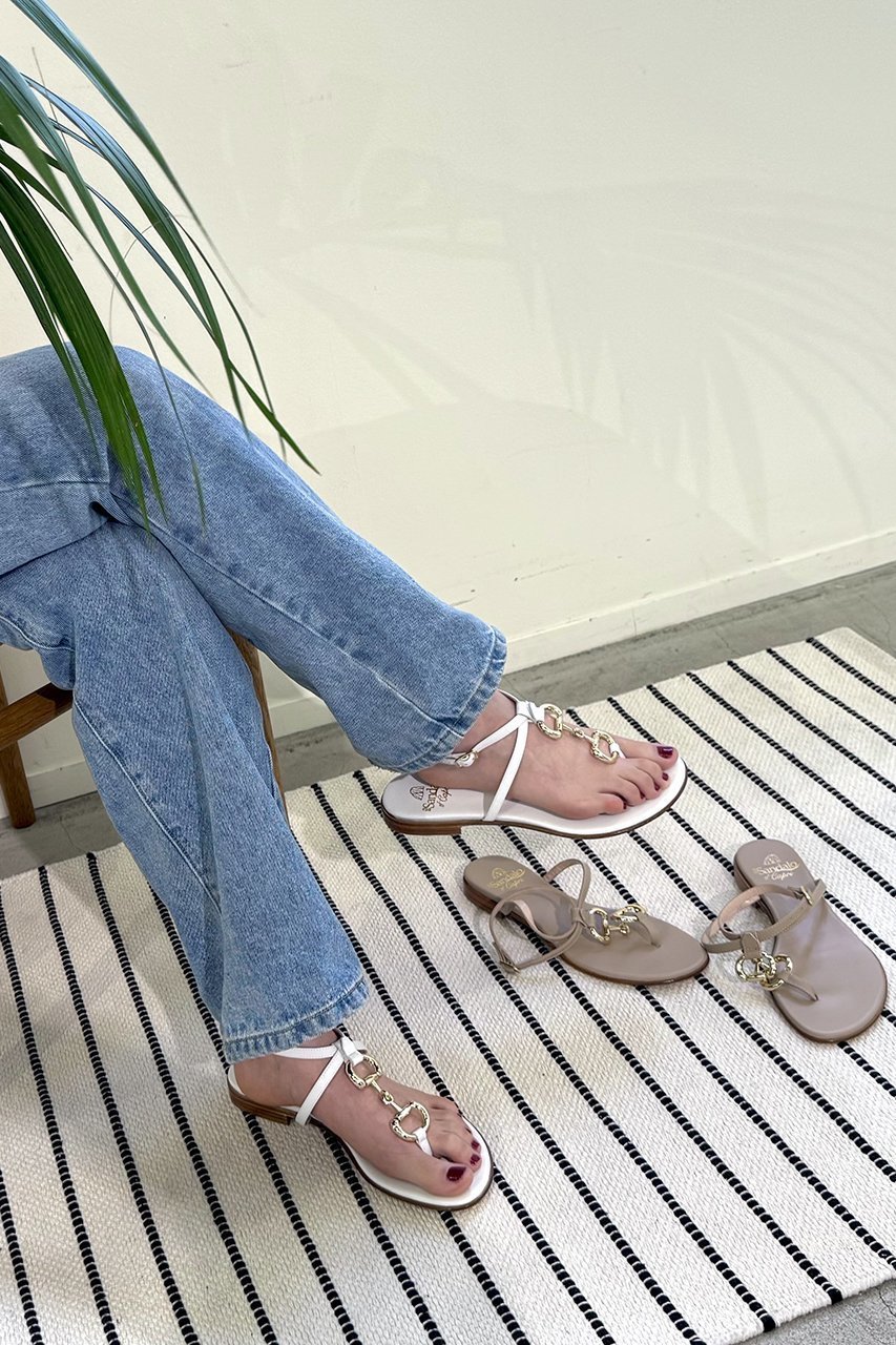 【イル サンダロ オブ カプリ/il Sandalo of Capri】のビット付きアンクルストラップトングサンダル 人気、トレンドファッション・服の通販 founy(ファニー) 　ファッション　Fashion　レディースファッション　Fashion for Women　エレガント 上品　Elegant　サンダル　Sandals, Summer Shoes　ヌーディ　Nude, Nude Tone　フェミニン　Feminine, Girly　夏　Summer　春　Spring　S/S・春夏　SS, Spring/Summer, Warm Season　other-2|ID: prp329100004496069 ipo3291000000032850401
