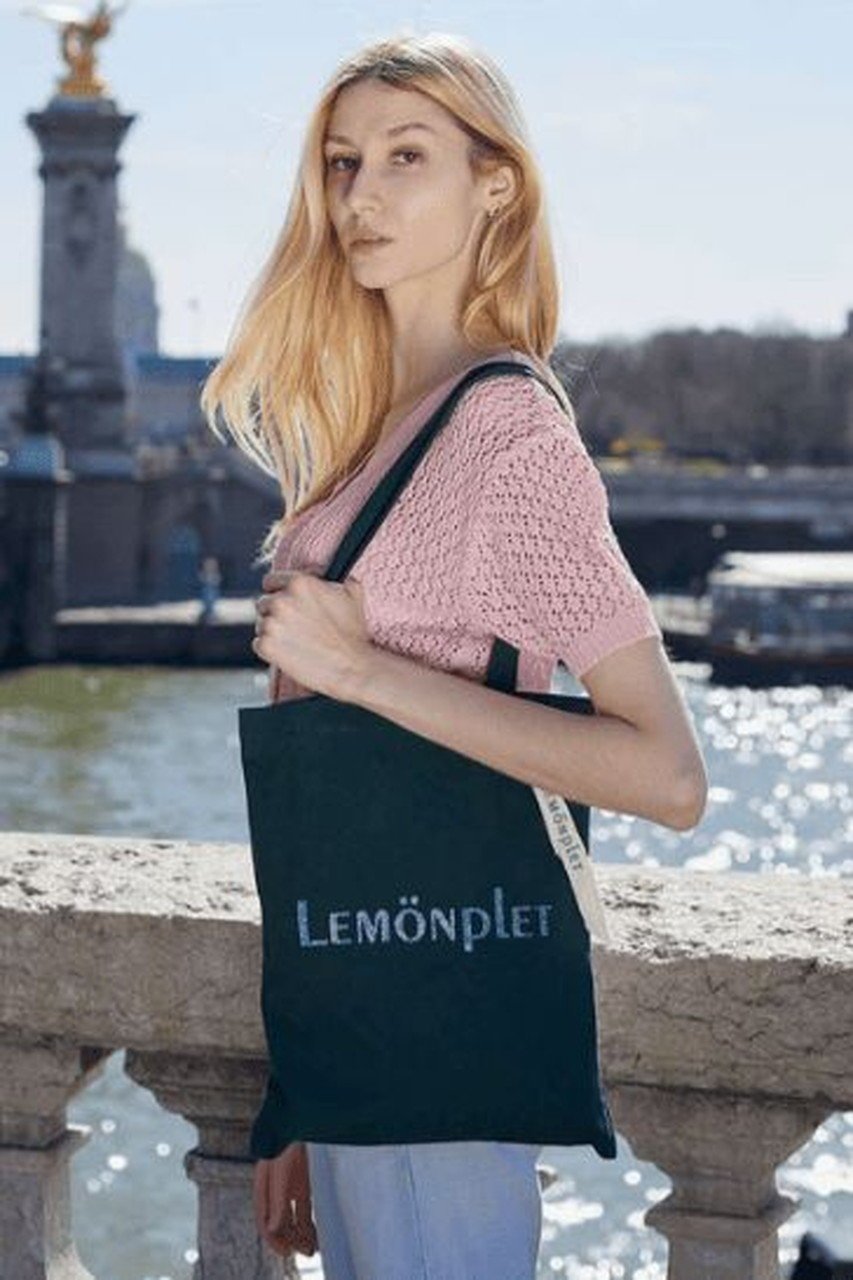 【レモンプレット/Lemonplet】のLUMIE GLITTER LOGO CANVAS BAG 人気、トレンドファッション・服の通販 founy(ファニー) 　ファッション　Fashion　レディースファッション　Fashion for Women　バッグ　Bags　キャンバス　Canvas, Canvas Fabric　スタイリッシュ　Stylish, Fashionable　チャーム　Charm, Pendant　フィット　Fit, Slim Fit　ポケット　Pocket, Pocket Detail　軽量　Lightweight, Ultra Light　other-7|ID: prp329100004497629 ipo3291000000032778316