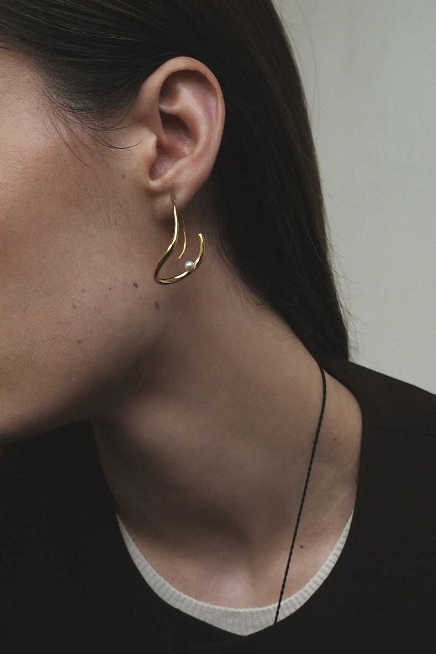 【バージュエリー/BAR Jewellery】のPIEGA ピアス WITH PEARL 人気、トレンドファッション・服の通販 founy(ファニー) 　ファッション　Fashion　レディースファッション　WOMEN　ジュエリー　Jewelry　リング　Rings　イヤリング　Earrings　イタリア　Italy　イヤリング　Earrings　パール　Pearl　フォルム　Form　エレガント 上品　Elegant　other-2|ID: prp329100004499236 ipo3291000000031741938