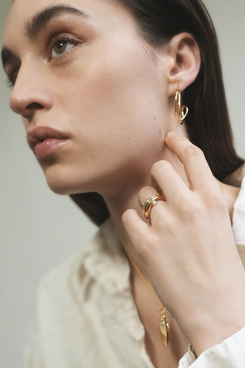 【バージュエリー/BAR Jewellery】のCROSSED PATHS ピアス 人気、トレンドファッション・服の通販 founy(ファニー) 　ファッション　Fashion　レディースファッション　Fashion for Women　ジュエリー　Jewelry　ファッションリング　Fashion Rings　イヤリング・フープ・ドロップタイプ　Hoop, Drop & Clip Earrings　イヤリング　Earrings　スリム　Slim, Slim Fit　フォルム　Silhouette, Form　フープ　Hoop, Hoop Earrings　other-2|ID: prp329100004499241 ipo3291000000036073257