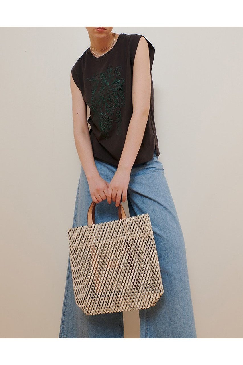 【アルアバイル/allureville】のボタニカル刺繍Tシャツ 人気、トレンドファッション・服の通販 founy(ファニー) 　ファッション　Fashion　レディースファッション　WOMEN　トップス・カットソー　Tops/Tshirt　シャツ/ブラウス　Shirts/Blouses　ロング / Tシャツ　T-Shirts　カットソー　Cut and Sewn　グラフィック　Graphic　ショルダー　Shoulder　ショート　Short　シンプル　Simple　ジャケット　Jacket　スリーブ　Sleeve　フレンチ　French　プリント　Print　ボタニカル　Botanical　other-2|ID: prp329100004499274 ipo3291000000031742194
