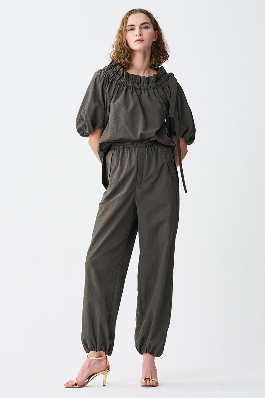 【アンクレイヴ/uncrave】のライトプルーフナイロン パラシュートパンツ 人気、トレンドファッション・服の通販 founy(ファニー) 　ファッション　Fashion　レディースファッション　Fashion for Women　パンツ　Pants & Trousers　ギャザー　Gathered, Ruffled　スポーティ　Sporty, Casual Athletic　ドローコード　Drawcord, Drawstring Cord　フォルム　Silhouette, Form　ビジネス 仕事 通勤　Business / Work / Commuting　other-8|ID: prp329100004503193 ipo3291000000032900187