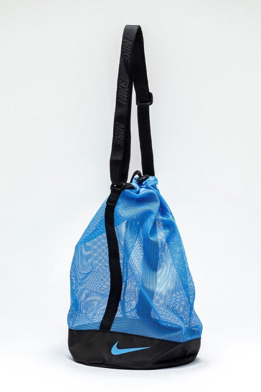 【レイール/Reir】の【NIKE】メッシュショルダープールバッグ 人気、トレンドファッション・服の通販 founy(ファニー) 　ファッション　Fashion　レディースファッション　Fashion for Women　バッグ　Bags　ポーチ&ミニバッグ　Pouches & Mini Bags　スポーツウェア　Functional & Stylish Sportswear　コンパクト　Compact, Small Size　メッシュ　Mesh, Net Fabric　夏　Summer　軽量　Lightweight, Ultra Light　other-2|ID: prp329100004503200 ipo3291000000035395624