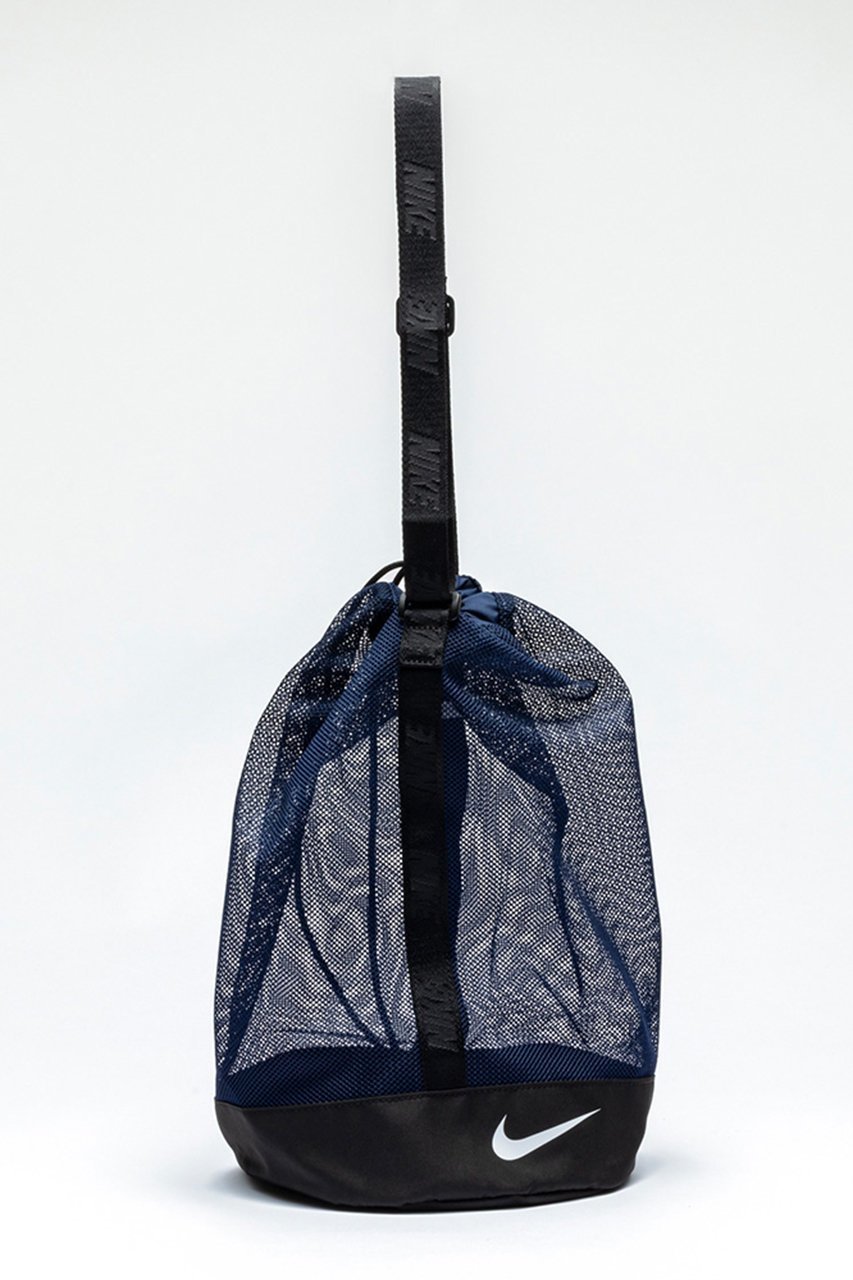 【レイール/Reir】の【NIKE】メッシュショルダープールバッグ インテリア・キッズ・メンズ・レディースファッション・服の通販 founy(ファニー) 　ファッション　Fashion　レディースファッション　Fashion for Women　バッグ　Bags　ポーチ&ミニバッグ　Pouches & Mini Bags　スポーツウェア　Functional & Stylish Sportswear　コンパクト　Compact, Small Size　メッシュ　Mesh, Net Fabric　夏　Summer　軽量　Lightweight, Ultra Light　ネイビー|ID: prp329100004503200 ipo3291000000036097203