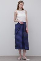 【アドーア/ADORE】のスパークルチェックジャガードスカート 人気、トレンドファッション・服の通販 founy(ファニー) ファッション Fashion レディースファッション Fashion for Women スカート Skirts ロングスカート Long Skirts / Maxi & Midi Skirts アシンメトリー Asymmetrical Style エレガント 上品 Elegant ジャカード／ジャガード Jacquard, Woven Pattern スタンダード Standard, Basic チェック Check, Plaid, Tartan ドレープ Drape, Draping Fabric フロント Front, Front Design ロング Long, Long-Length |ID:prp329100004504594