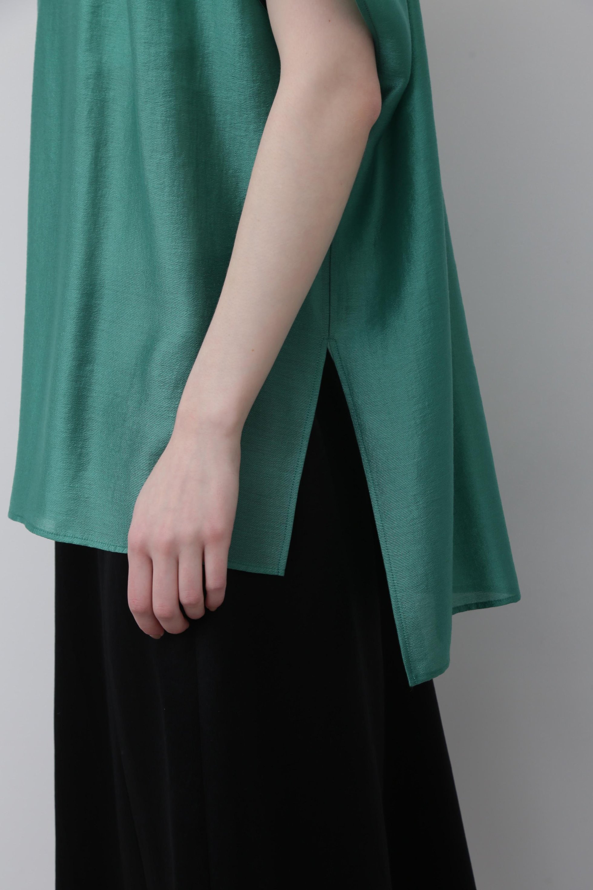 【アドーア/ADORE】のブライトテンセルブラウス 人気、トレンドファッション・服の通販 founy(ファニー) 　ファッション　Fashion　レディースファッション　Fashion for Women　トップス・カットソー　Cut & Sew Tops　シャツ・ブラウス・オフィスカジュアル　Elegant Blouses & Button-Ups　ギャザー　Gathered, Ruffled　シアー　Sheer, See-Through　ショート　Short, Short Length　スタンダード　Standard, Basic　スリーブ　Sleeve, Long Sleeve / Short Sleeve　エレガント 上品　Elegant　other-8|ID: prp329100004504597 ipo3291000000032861510