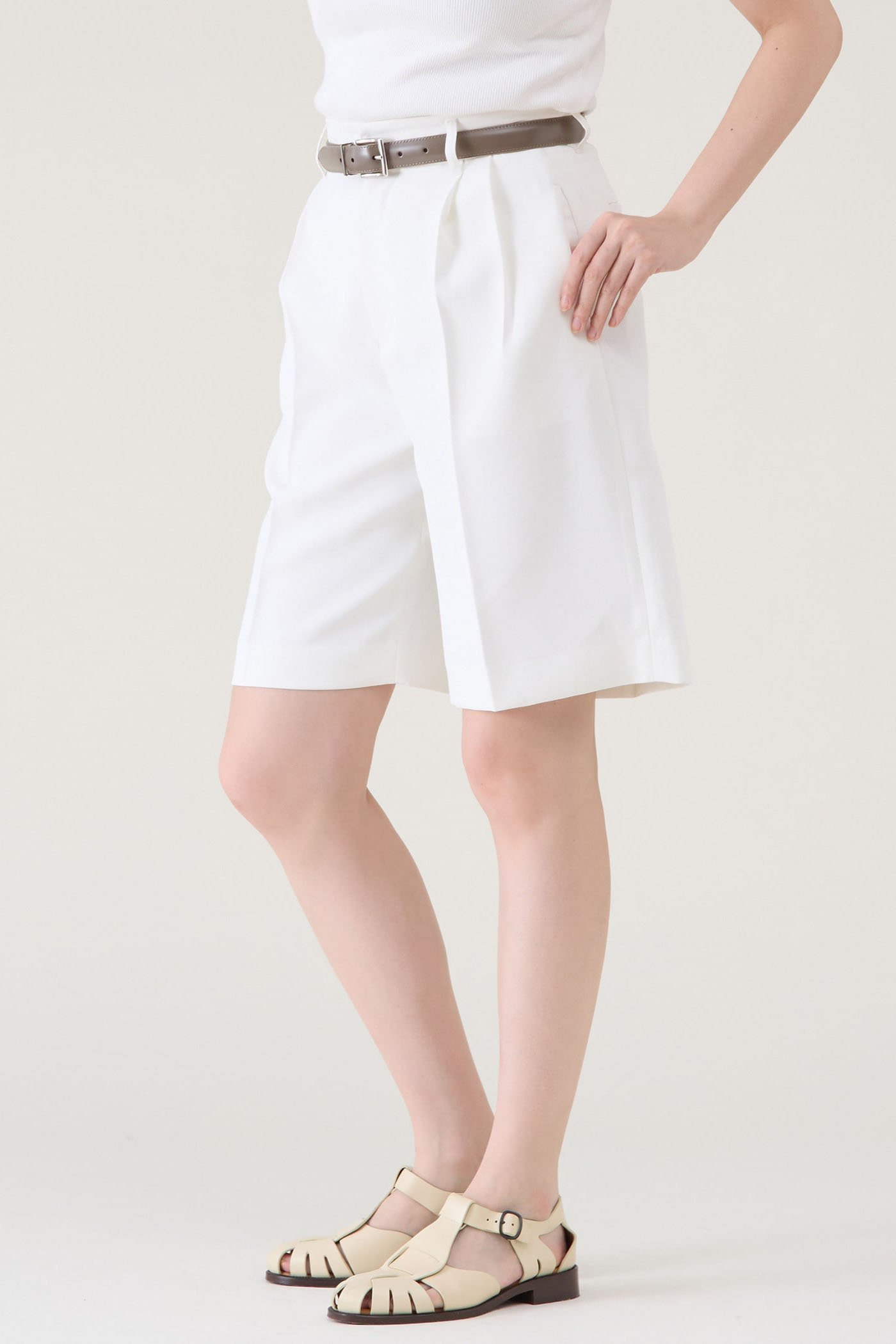 【マルティニーク/martinique】のツイルショートパンツ 人気、トレンドファッション・服の通販 founy(ファニー) 　ファッション　Fashion　レディースファッション　Fashion for Women　パンツ　Pants & Trousers　ショートパンツ・ハーフパンツ　High-Waisted & Relaxed Shorts　おすすめ　Recommended / Our Picks　クラシック　Classic, Timeless Style　ショート　Short, Short Length　ツイル　Twist, Twisted Detail　再入荷　Restock / Back in Stock　other-4|ID: prp329100004506028 ipo3291000000035677197