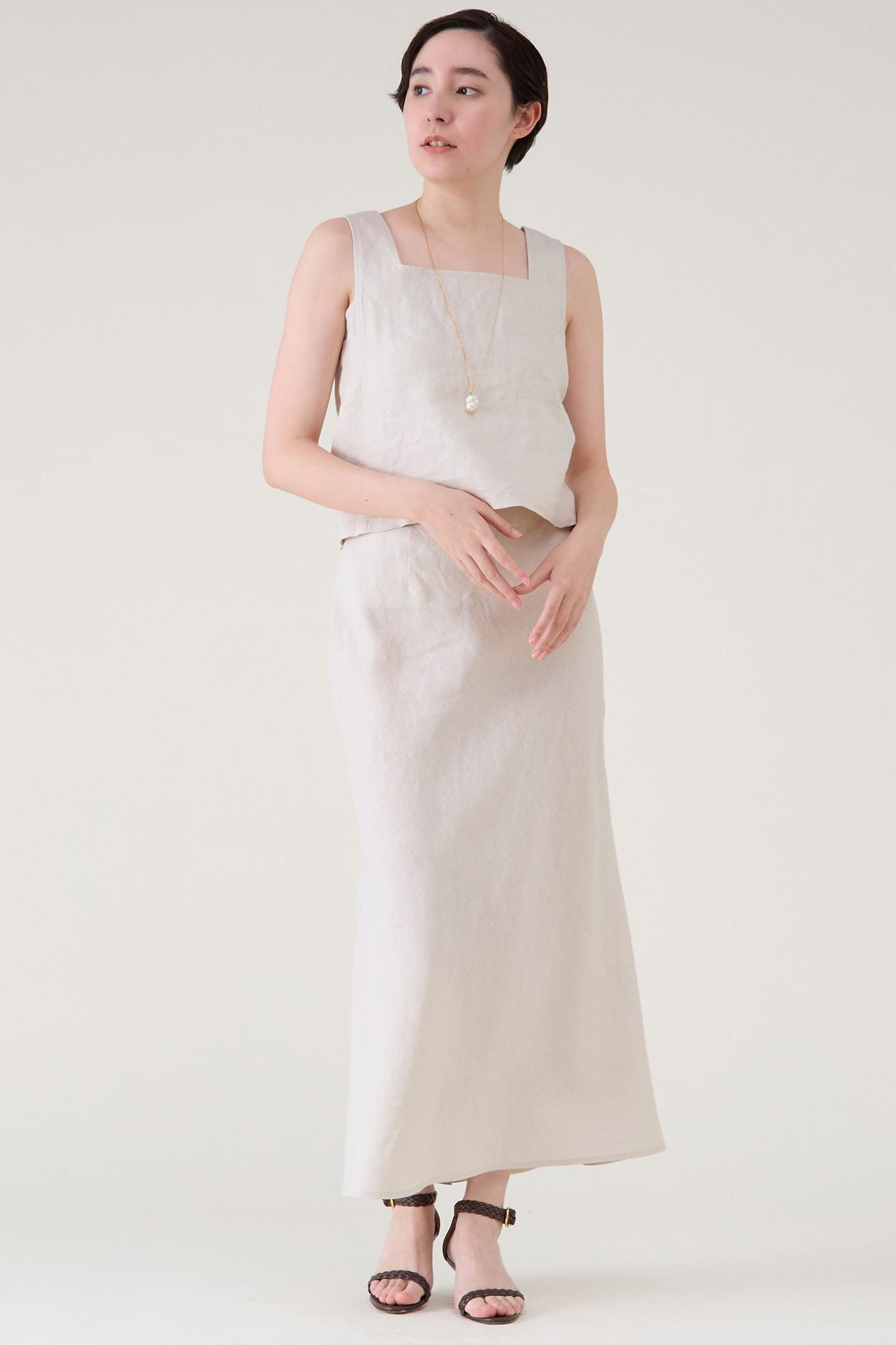 【マルティニーク/martinique】のウォッシュリネンノースリーブブラウス(セットアップ可) 人気、トレンドファッション・服の通販 founy(ファニー) 　ファッション　Fashion　レディースファッション　Fashion for Women　トップス・カットソー　Cut & Sew Tops　キャミソール&ノースリーブ　Camisoles & Sleeveless Tops　シャツ・ブラウス・オフィスカジュアル　Elegant Blouses & Button-Ups　おすすめ　Recommended / Our Picks　セットアップ　Set-Up, Coordinated Outfit　ノースリーブ　Sleeveless, No-Sleeve　リネン　Linen, Linen Fabric　ロング　Long, Long-Length　別注　Limited Edition, Custom Order　夏　Summer　定番　Standard, Basic Item　other-4|ID: prp329100004506031 ipo3291000000035724210