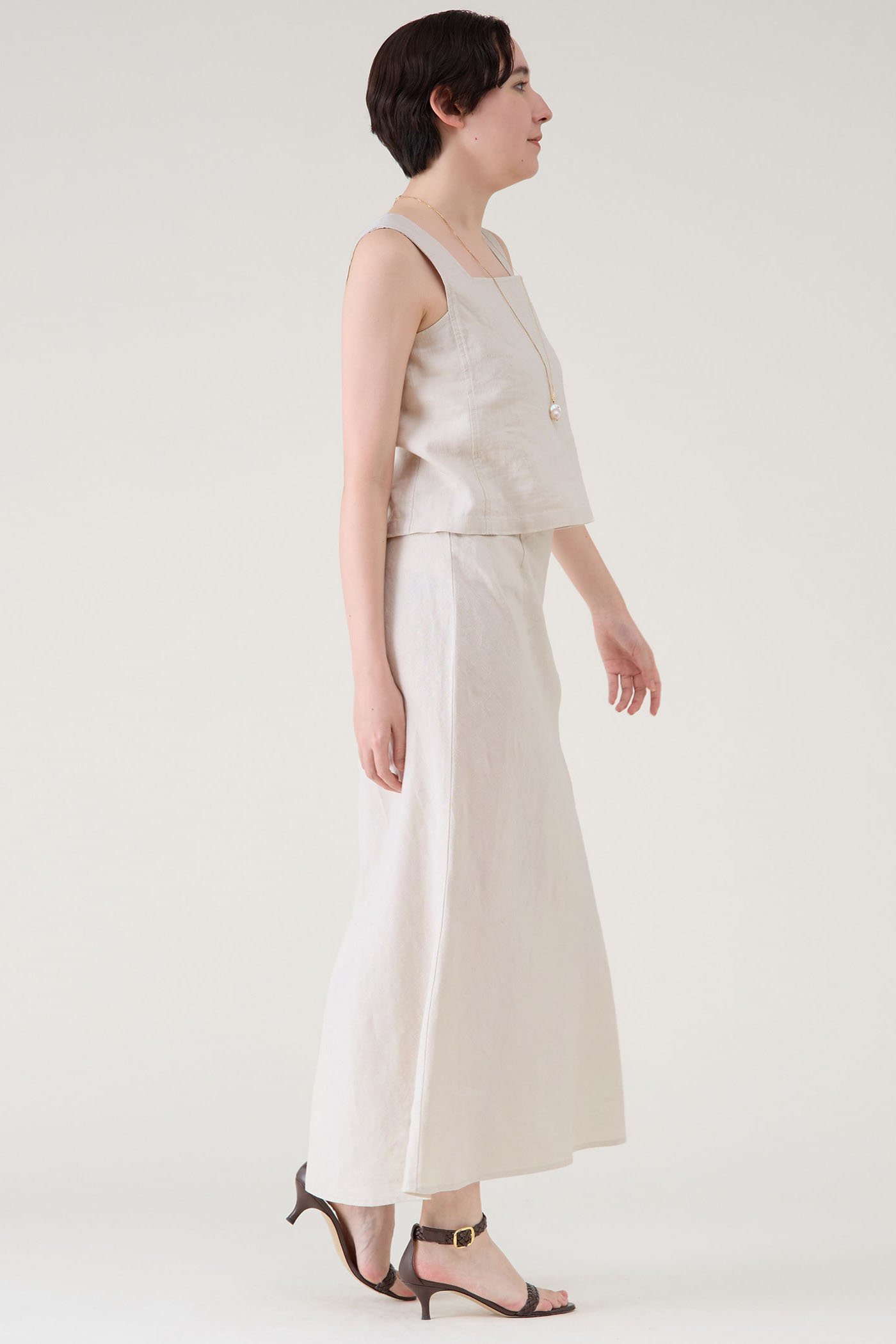 【マルティニーク/martinique】のウォッシュリネンノースリーブブラウス(セットアップ可) 人気、トレンドファッション・服の通販 founy(ファニー) 　ファッション　Fashion　レディースファッション　Fashion for Women　トップス・カットソー　Cut & Sew Tops　キャミソール&ノースリーブ　Camisoles & Sleeveless Tops　シャツ・ブラウス・オフィスカジュアル　Elegant Blouses & Button-Ups　おすすめ　Recommended / Our Picks　セットアップ　Set-Up, Coordinated Outfit　ノースリーブ　Sleeveless, No-Sleeve　リネン　Linen, Linen Fabric　ロング　Long, Long-Length　別注　Limited Edition, Custom Order　夏　Summer　定番　Standard, Basic Item　other-5|ID: prp329100004506031 ipo3291000000035724211