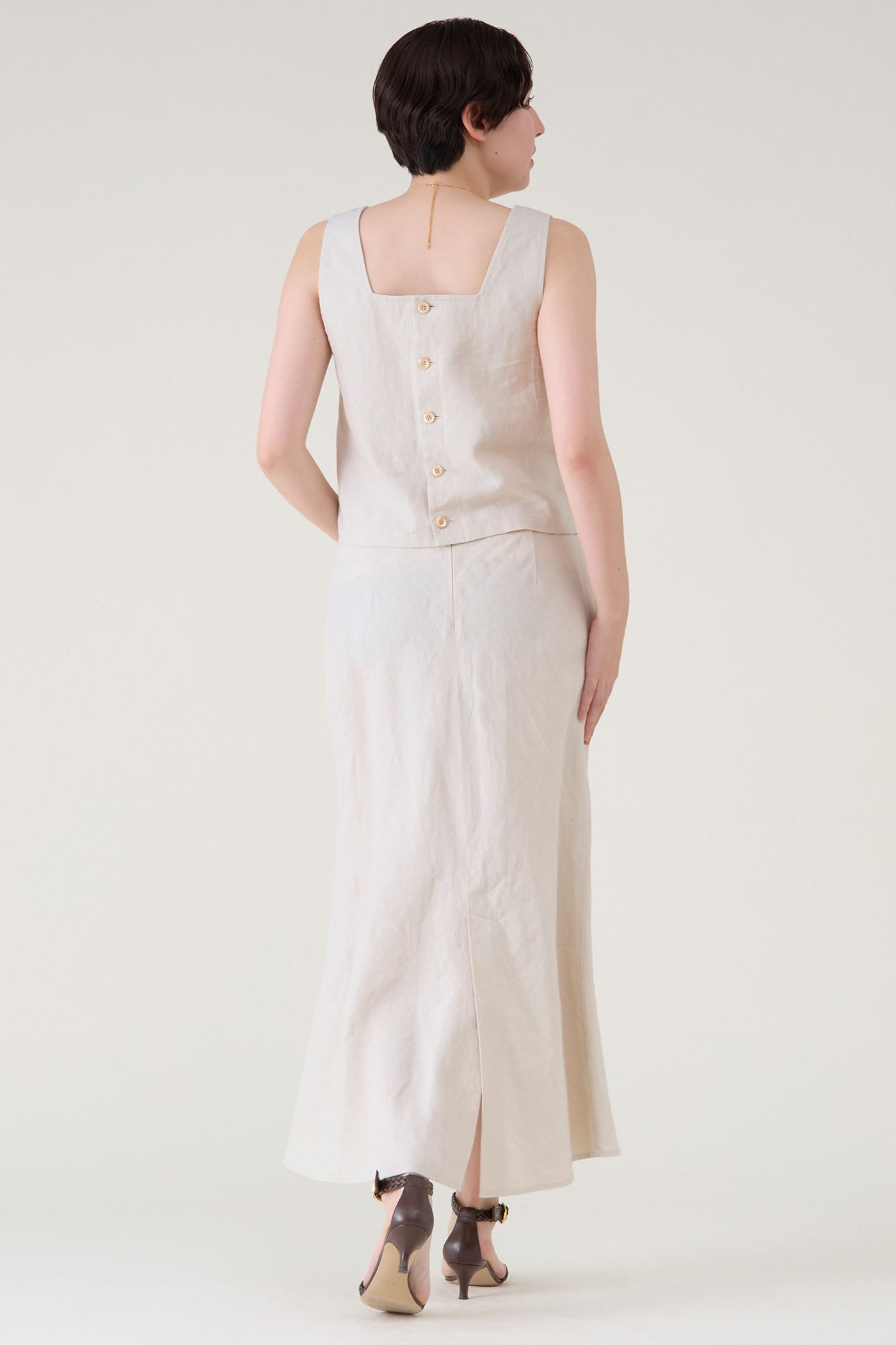 【マルティニーク/martinique】のウォッシュリネンノースリーブブラウス(セットアップ可) 人気、トレンドファッション・服の通販 founy(ファニー) 　ファッション　Fashion　レディースファッション　Fashion for Women　トップス・カットソー　Cut & Sew Tops　キャミソール&ノースリーブ　Camisoles & Sleeveless Tops　シャツ・ブラウス・オフィスカジュアル　Elegant Blouses & Button-Ups　おすすめ　Recommended / Our Picks　セットアップ　Set-Up, Coordinated Outfit　ノースリーブ　Sleeveless, No-Sleeve　リネン　Linen, Linen Fabric　ロング　Long, Long-Length　別注　Limited Edition, Custom Order　夏　Summer　定番　Standard, Basic Item　other-6|ID: prp329100004506031 ipo3291000000035724212