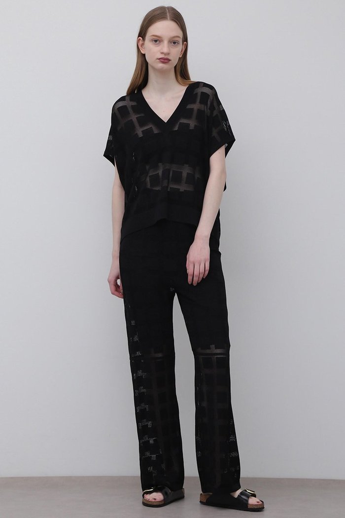 【アドーア/ADORE】のメタリックニットパンツ インテリア・キッズ・メンズ・レディースファッション・服の通販 founy(ファニー) https://founy.com/ ファッション Fashion レディースファッション WOMEN パンツ Pants おすすめ Recommend シアー Sheer スタンダード Standard ストレート Straight ドレス Dress |ID: prp329100004507793 ipo3291000000031819181
