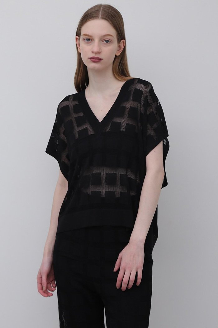 【アドーア/ADORE】のアイレットドライニット インテリア・キッズ・メンズ・レディースファッション・服の通販 founy(ファニー) https://founy.com/ ファッション Fashion レディースファッション Fashion for Women トップス・カットソー Cut & Sew Tops ニット Knit Tops & Sweaters カジュアルプルオーバー・ニットトップス Pullovers & Knit Tops / Casual Pullovers キャミ Camisole, Cami Top スクエア Square, Square Shape スタンダード Standard, Basic ストレッチ Stretch, Stretchy Fabric モチーフ Motif, Design Theme |ID: prp329100004507795 ipo3291000000036143088