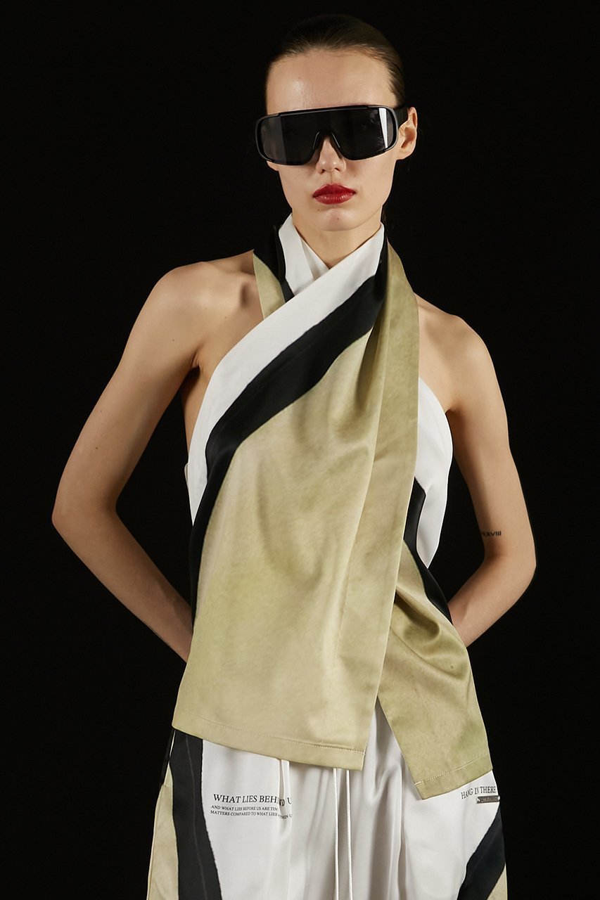 【プランク プロジェクト/PRANK PROJECT】のアートプリントクロスホルタートップ / Art Print Cloth Halter Top 人気、トレンドファッション・服の通販 founy(ファニー) 　ファッション　Fashion　レディースファッション　Fashion for Women　トップス・カットソー　Cut & Sew Tops　キャミソール&ノースリーブ　Camisoles & Sleeveless Tops　シャツ・ブラウス・オフィスカジュアル　Elegant Blouses & Button-Ups　ロングTシャツ・Tシャツ　Longline T-Shirts & Tees　カットソー・ベーシックTシャツ　Cut-and-Sewn Tops / Stretch Tees & Basics　アシンメトリー　Asymmetrical Style　キャミソール　Camisole, Spaghetti Strap Top　サテン　Satin, Glossy Fabric　スカーフ　Scarf, Neckwear　タンク　Tank Top, Sleeveless Top　ラップ　Wrap, Wrap Design　other-8|ID: prp329100004507847 ipo3291000000032844312