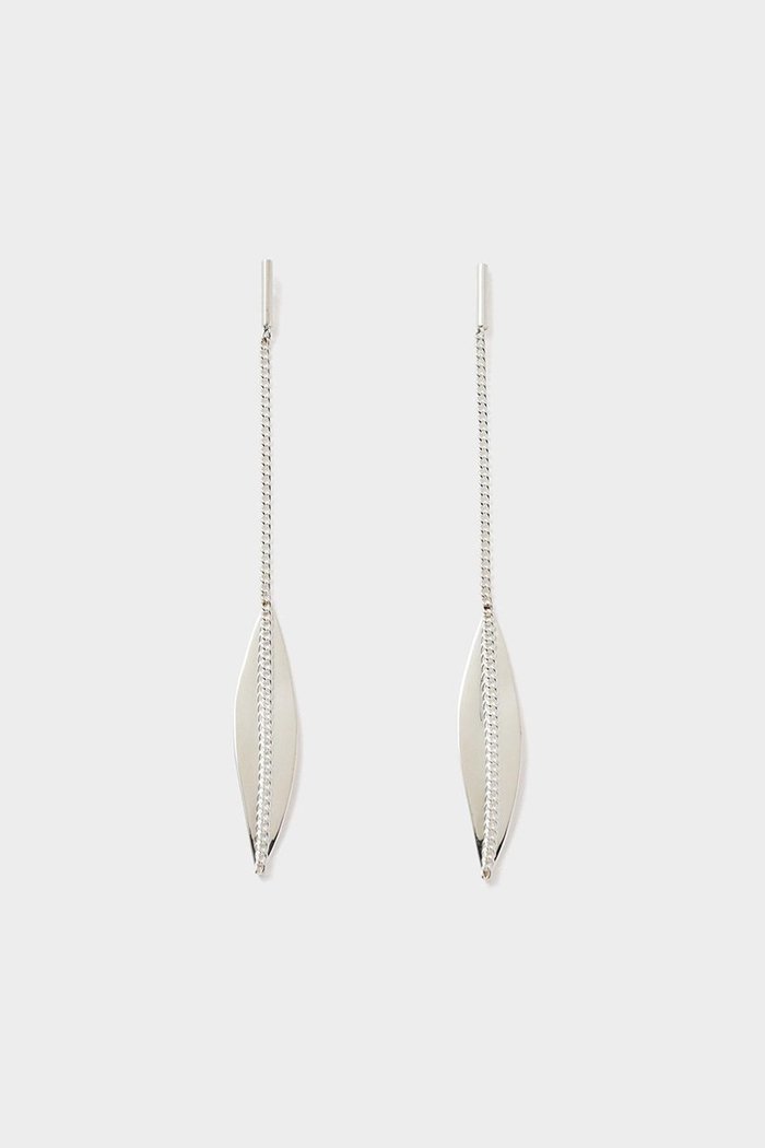 【ル フィル/LE PHIL】のLEAVES EARRINGS インテリア・キッズ・メンズ・レディースファッション・服の通販 founy(ファニー) https://founy.com/ ファッション Fashion レディースファッション Fashion for Women ジュエリー Jewelry ファッションリング Fashion Rings イヤリング・フープ・ドロップタイプ Hoop, Drop & Clip Earrings イヤリング Earrings ジュエリー Jewelry, Accessories トレンド Trend, Trending Now ハンド Hand, Handmade モチーフ Motif, Design Theme |ID: prp329100004507859 ipo3291000000036114652