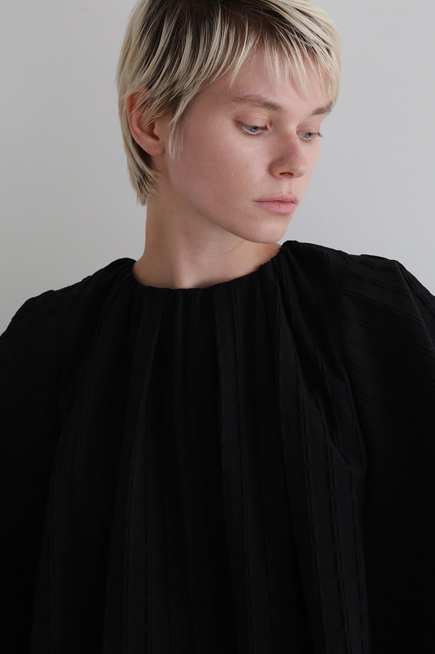 【ル フィル/LE PHIL】のワッフルジャガードワンピース 人気、トレンドファッション・服の通販 founy(ファニー) 　ファッション　Fashion　レディースファッション　Fashion for Women　ワンピース　Dresses　チュニック　Tunic Tops & Dresses　おすすめ　Recommended / Our Picks　エレガント 上品　Elegant　ジャカード／ジャガード　Jacquard, Woven Pattern　スタンダード　Standard, Basic　ストレッチ　Stretch, Stretchy Fabric　スリーブ　Sleeve, Long Sleeve / Short Sleeve　チュニック　Tunic, Long Top　ドレス　Dress, One-Piece　フレア　Flare, Flared　ペプラム　Peplum, Flared Hem　モチーフ　Motif, Design Theme　ロング　Long, Long-Length　other-6|ID: prp329100004507860 ipo3291000000032889593