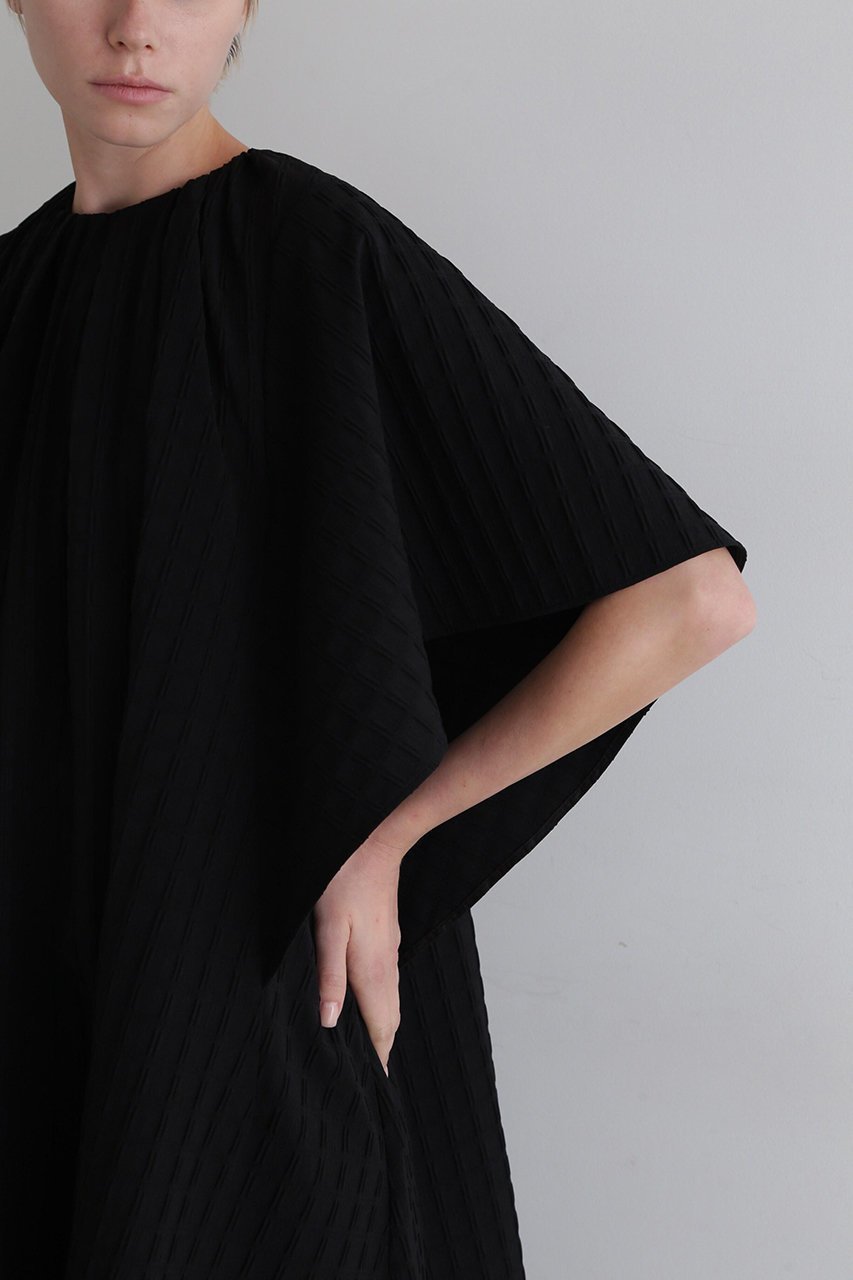 【ル フィル/LE PHIL】のワッフルジャガードワンピース 人気、トレンドファッション・服の通販 founy(ファニー) 　ファッション　Fashion　レディースファッション　Fashion for Women　ワンピース　Dresses　チュニック　Tunic Tops & Dresses　おすすめ　Recommended / Our Picks　エレガント 上品　Elegant　ジャカード／ジャガード　Jacquard, Woven Pattern　スタンダード　Standard, Basic　ストレッチ　Stretch, Stretchy Fabric　スリーブ　Sleeve, Long Sleeve / Short Sleeve　チュニック　Tunic, Long Top　ドレス　Dress, One-Piece　フレア　Flare, Flared　ペプラム　Peplum, Flared Hem　モチーフ　Motif, Design Theme　ロング　Long, Long-Length　other-7|ID: prp329100004507860 ipo3291000000032889598