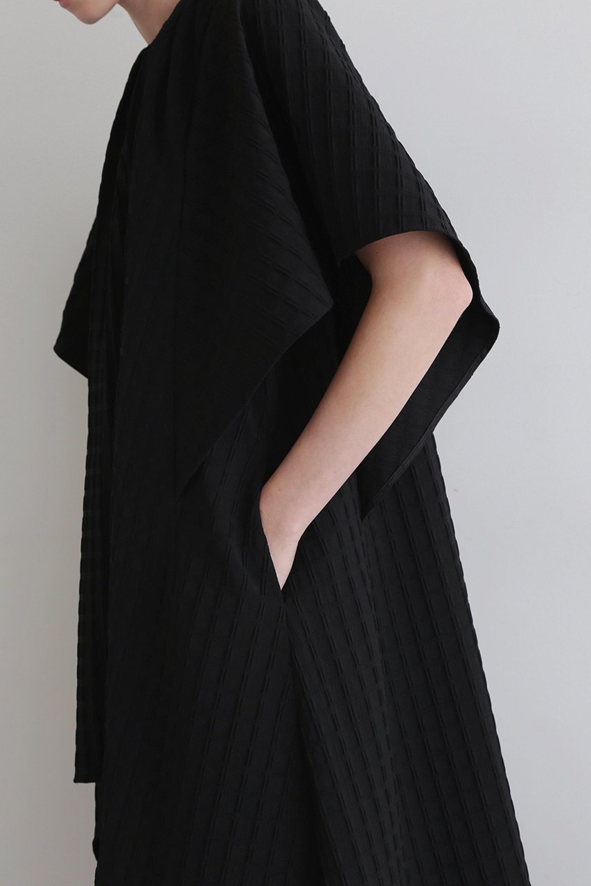 【ル フィル/LE PHIL】のワッフルジャガードワンピース 人気、トレンドファッション・服の通販 founy(ファニー) 　ファッション　Fashion　レディースファッション　Fashion for Women　ワンピース　Dresses　チュニック　Tunic Tops & Dresses　おすすめ　Recommended / Our Picks　エレガント 上品　Elegant　ジャカード／ジャガード　Jacquard, Woven Pattern　スタンダード　Standard, Basic　ストレッチ　Stretch, Stretchy Fabric　スリーブ　Sleeve, Long Sleeve / Short Sleeve　チュニック　Tunic, Long Top　ドレス　Dress, One-Piece　フレア　Flare, Flared　ペプラム　Peplum, Flared Hem　モチーフ　Motif, Design Theme　ロング　Long, Long-Length　other-8|ID: prp329100004507860 ipo3291000000032889602